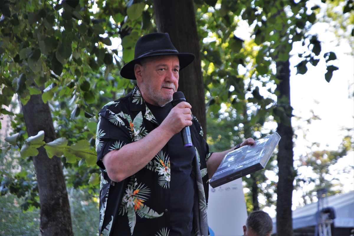 alifantis album (16)