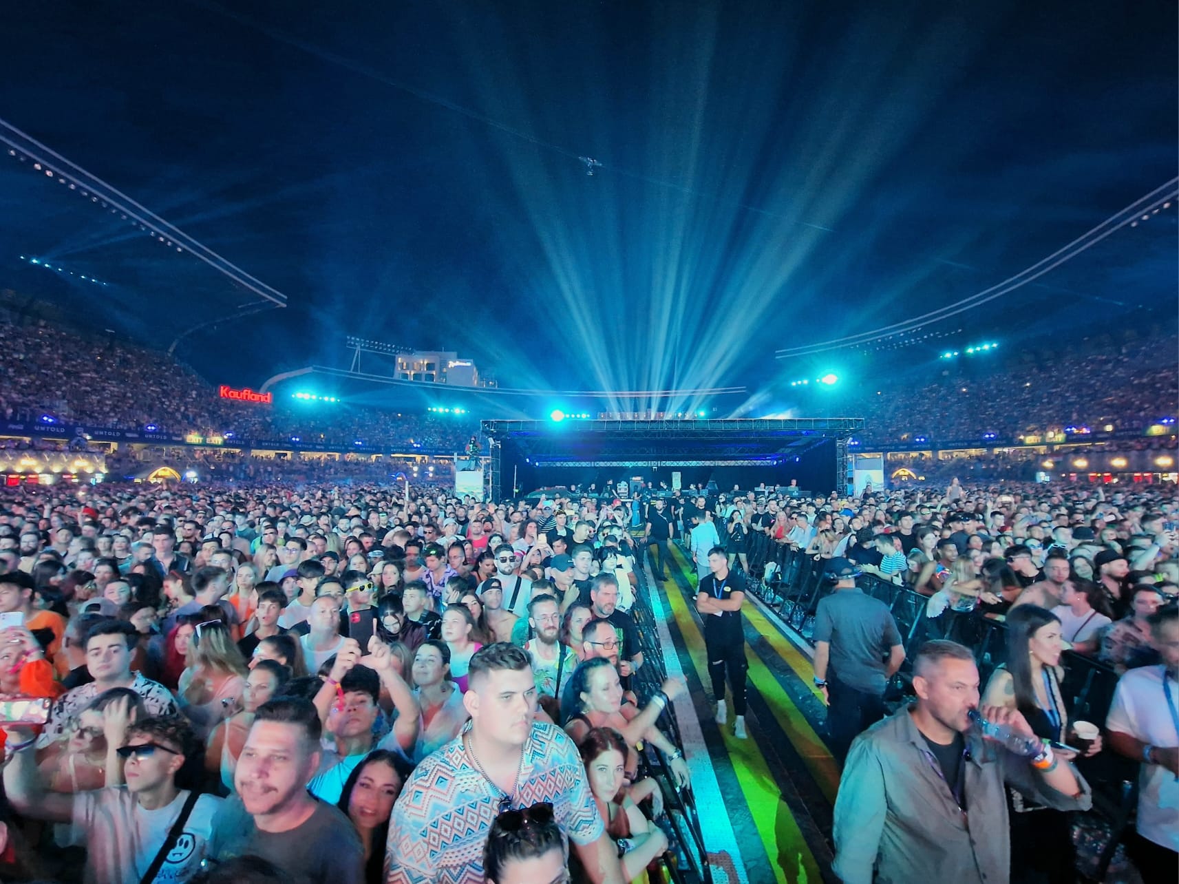 3353c239-c3ec-429d-95e9-f9c47aee9359