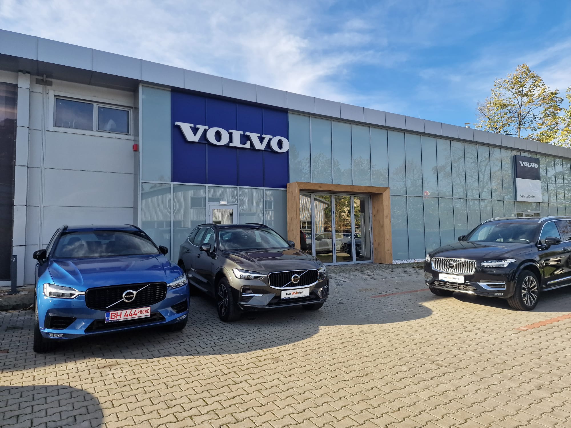 fcfe106d-40b2-40d8-9f64-332759474410