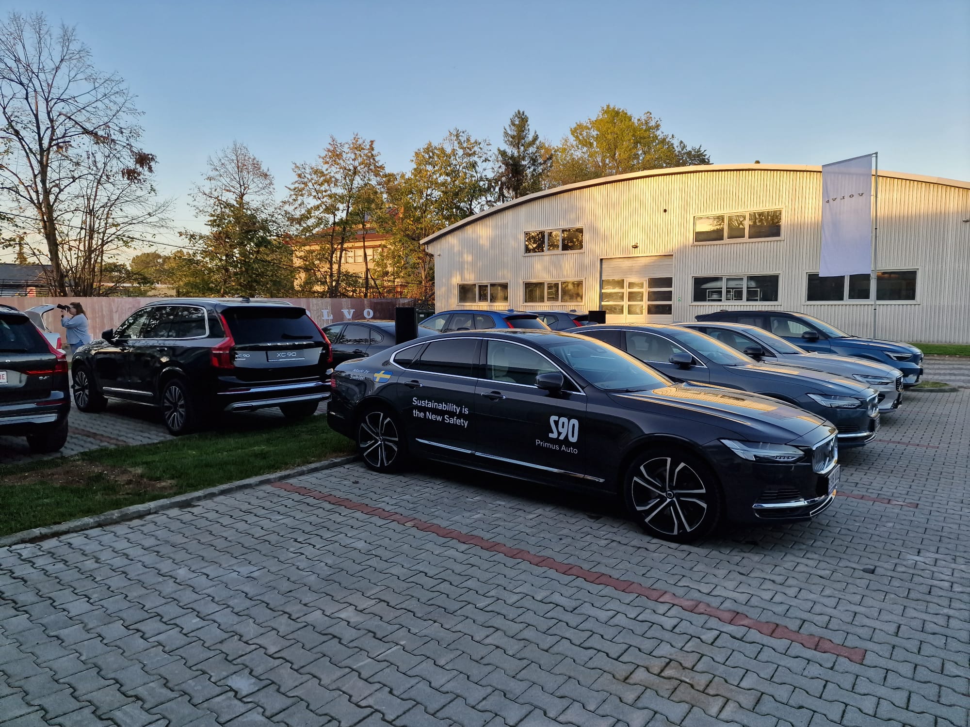 fd406489-cb83-411f-8425-43e99638fc75