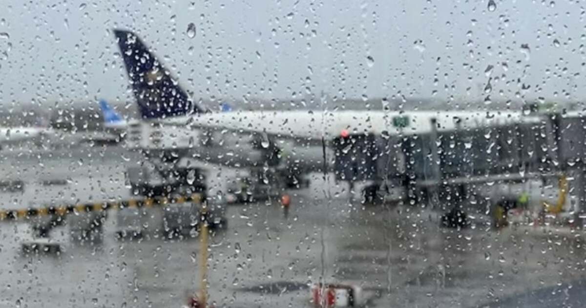 Şapte ore pentru drumul Oradea Bucureşti! Zborurile Tarom dau greș