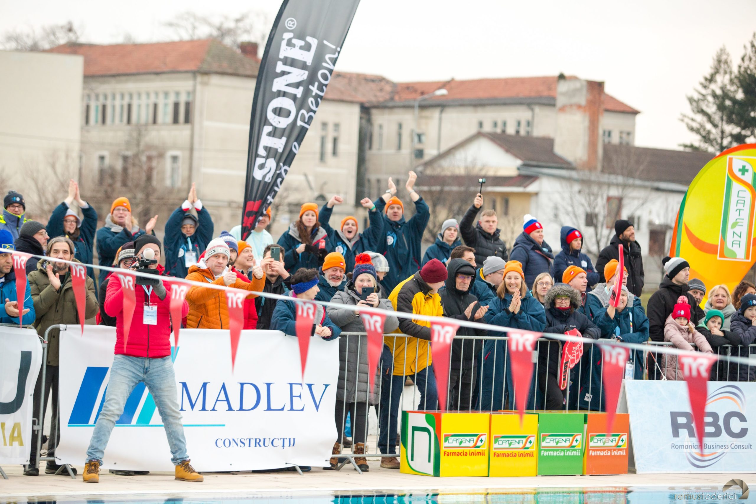 CE inot ape inghetate oradea IISA (398)