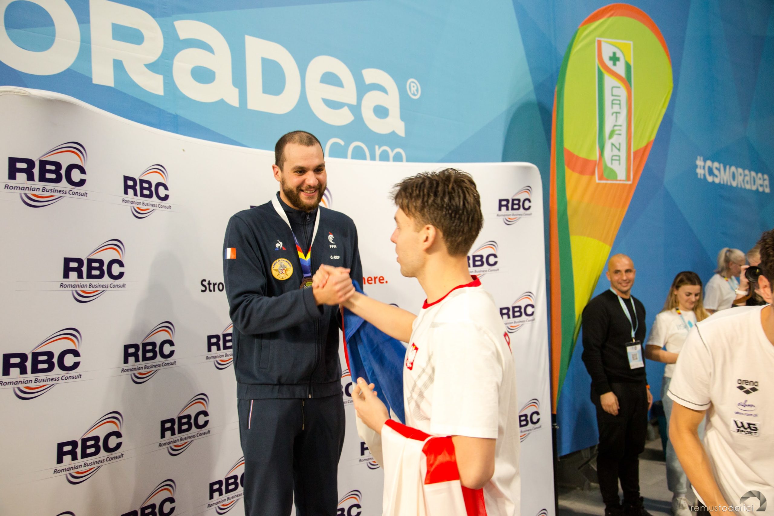 CE inot ape inghetate oradea IISA (504)