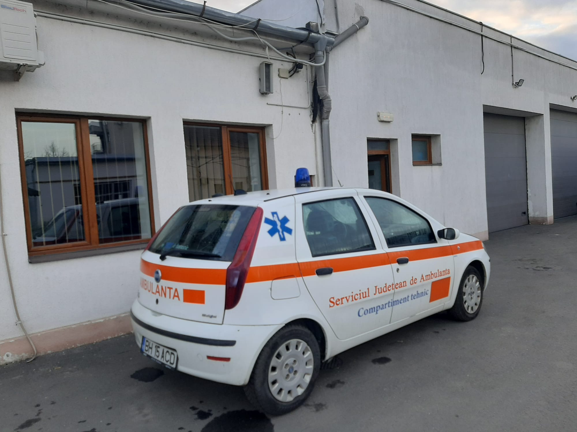 ambulanta vechi oradea masini salvare (8)
