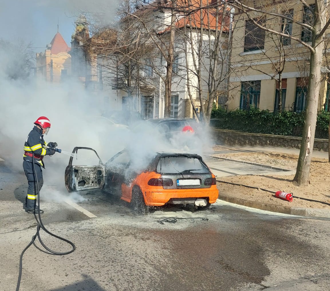 incendiu masina armatei romane (1)