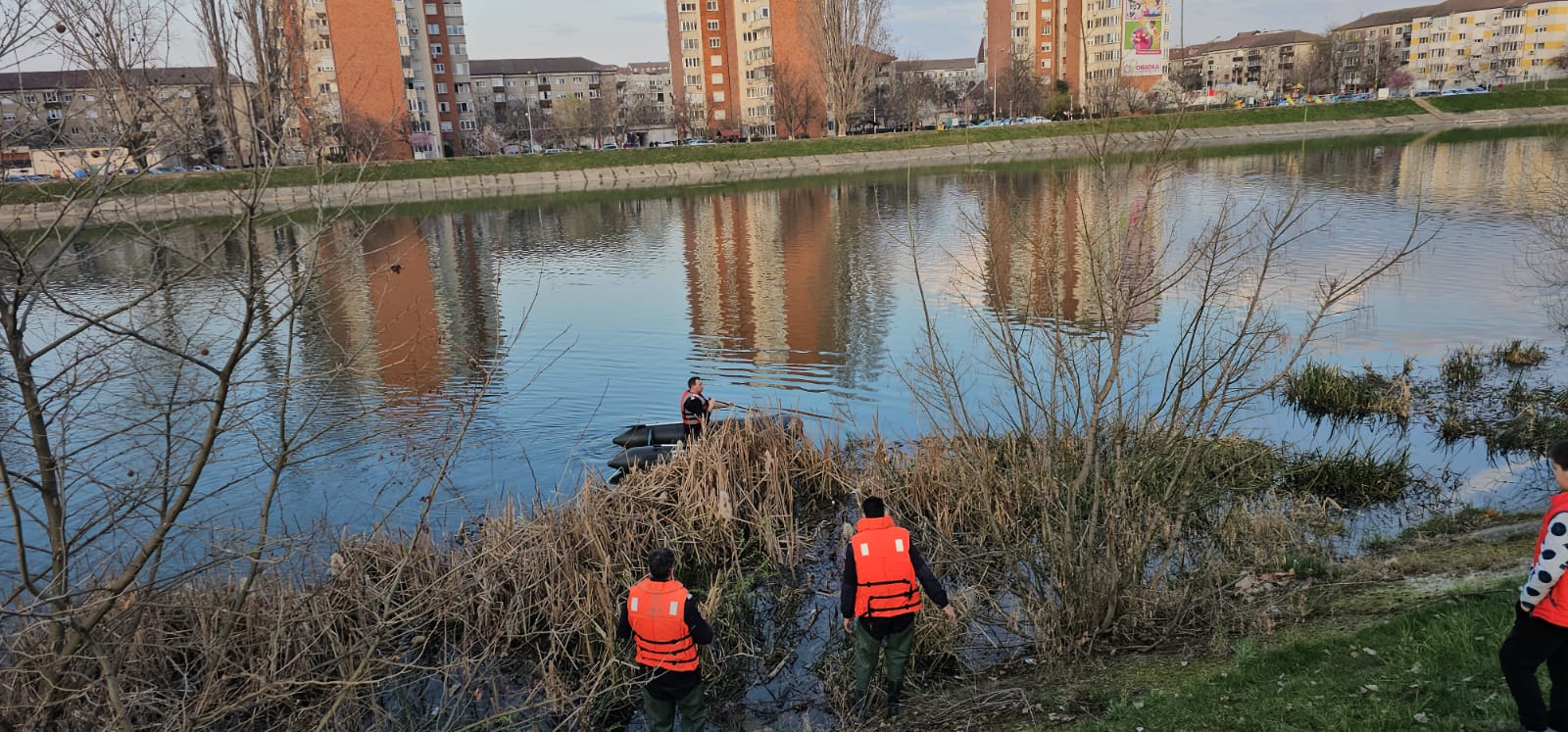 8272c233-3423-4086-b6a1-b4da162897ff