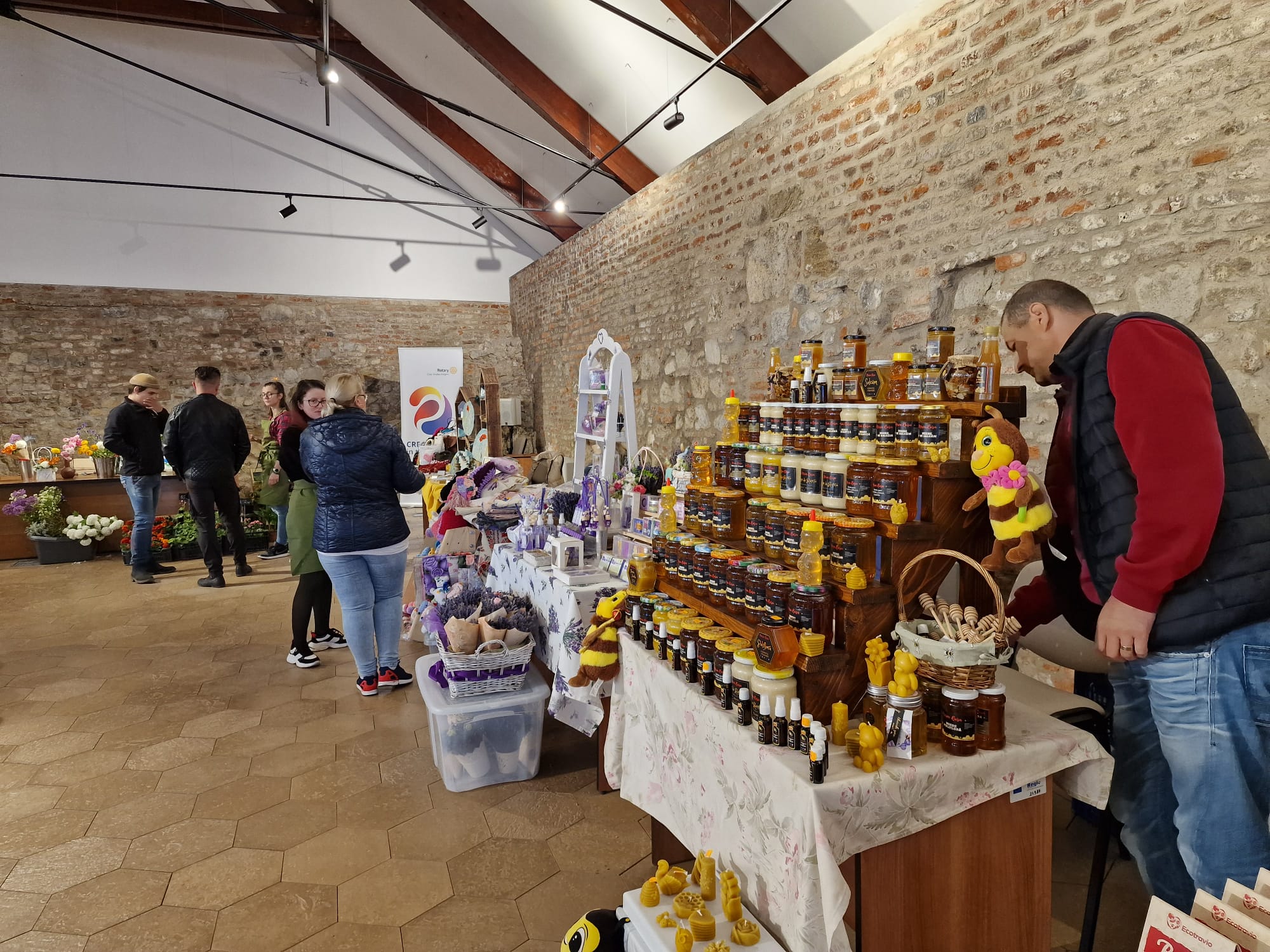 25c96f0e-c0ee-424e-9552-034295fcb95e