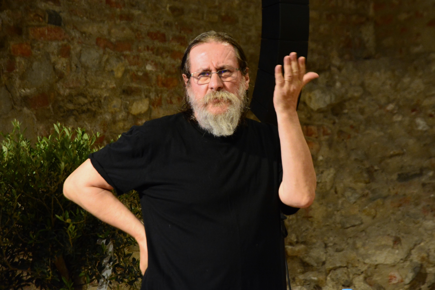 Artist Talk cu Dan Perjovschi la Oradea