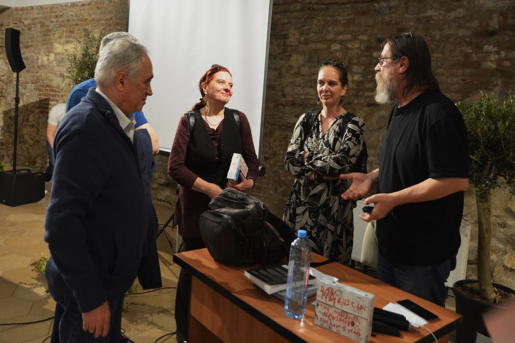 Artist Talk cu Dan Perjovschi la Oradea