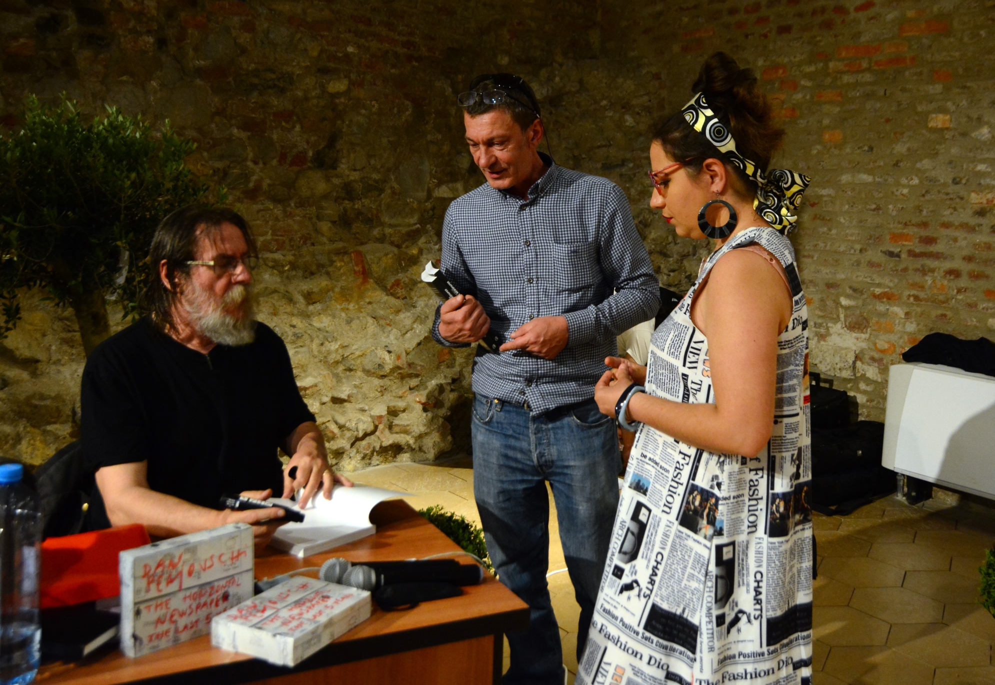 Artist Talk cu Dan Perjovschi la Oradea