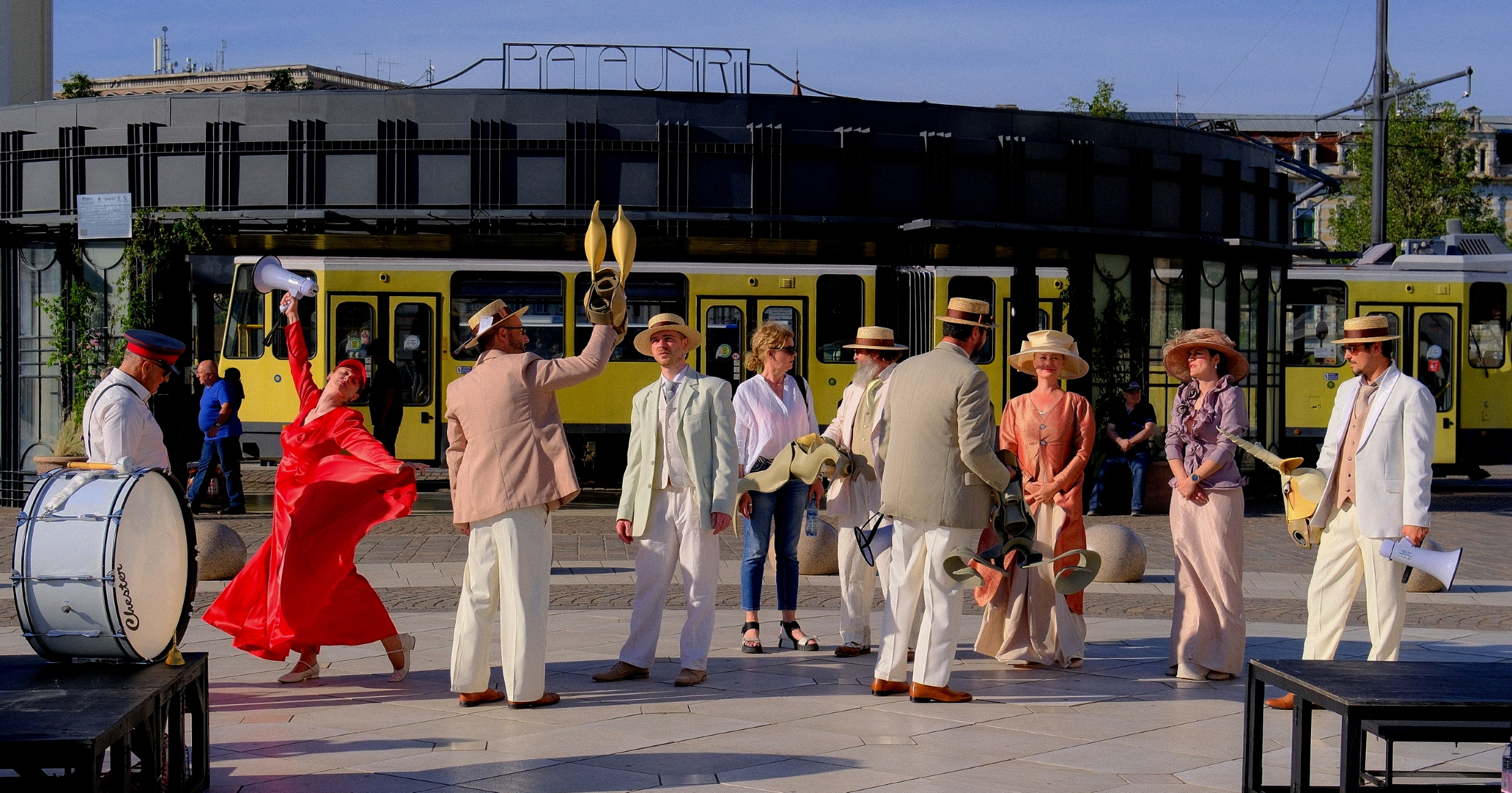 Premieră teatru Eu pentru cine votez (15)