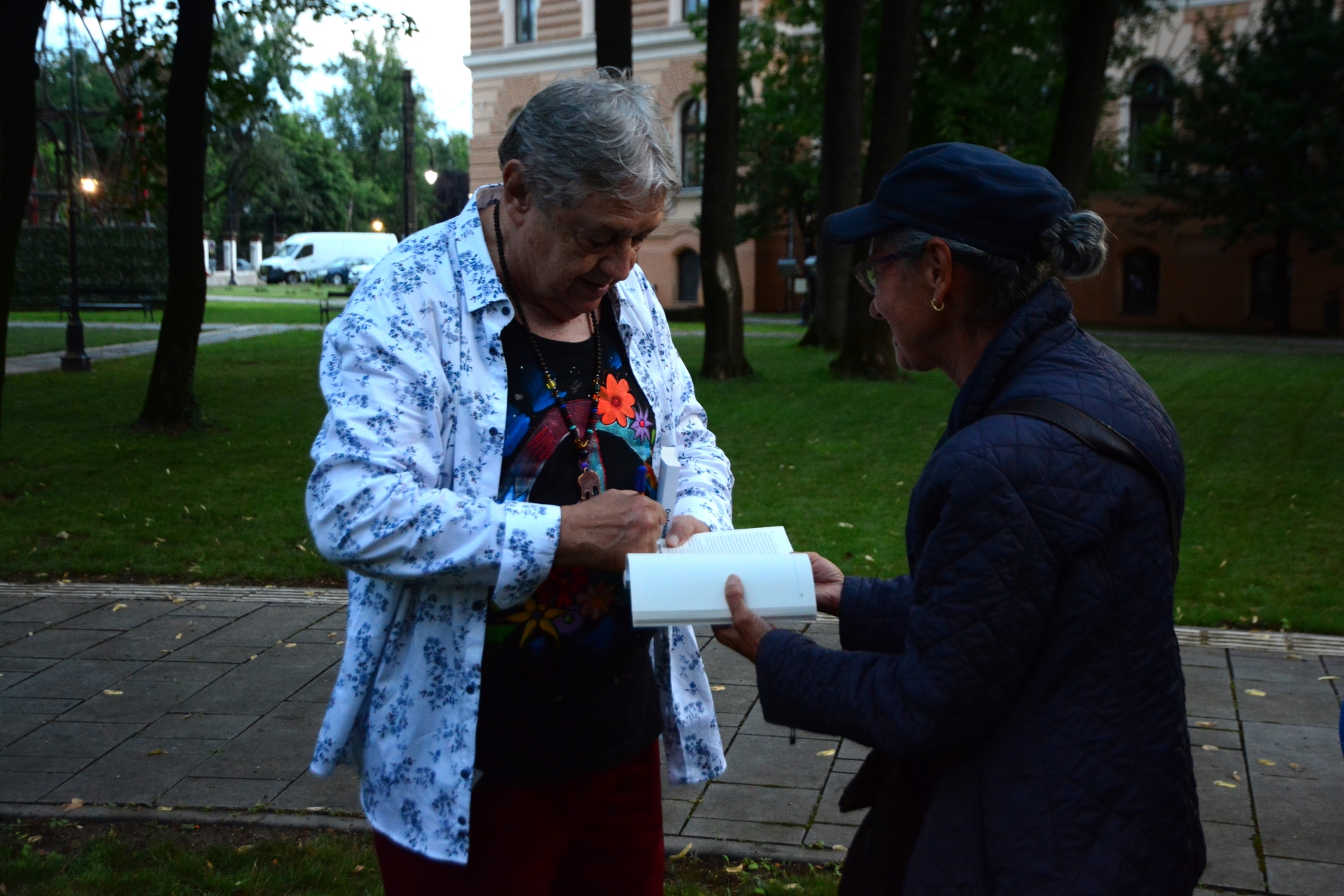 Mircea Vintilă la Tipografia de Idei, Parcul Muzeului Ţării Crişurilor (60)