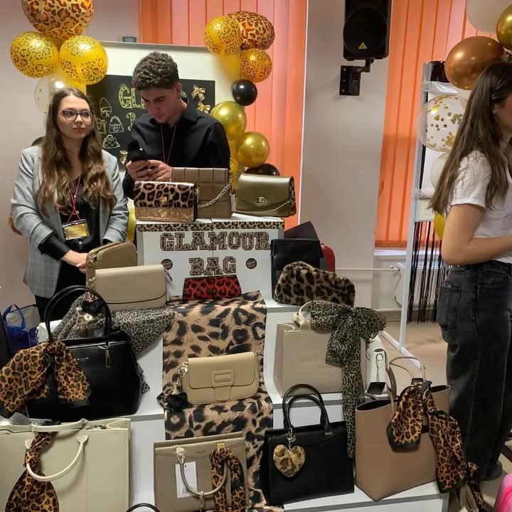 0a9efbd2-6290-48b9-88e3-0ac5f41d96cc