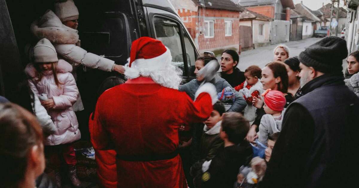 57 de copii din Beiuș primesc cadouri de la proiectul „Fii și tu Moș Crăciun”