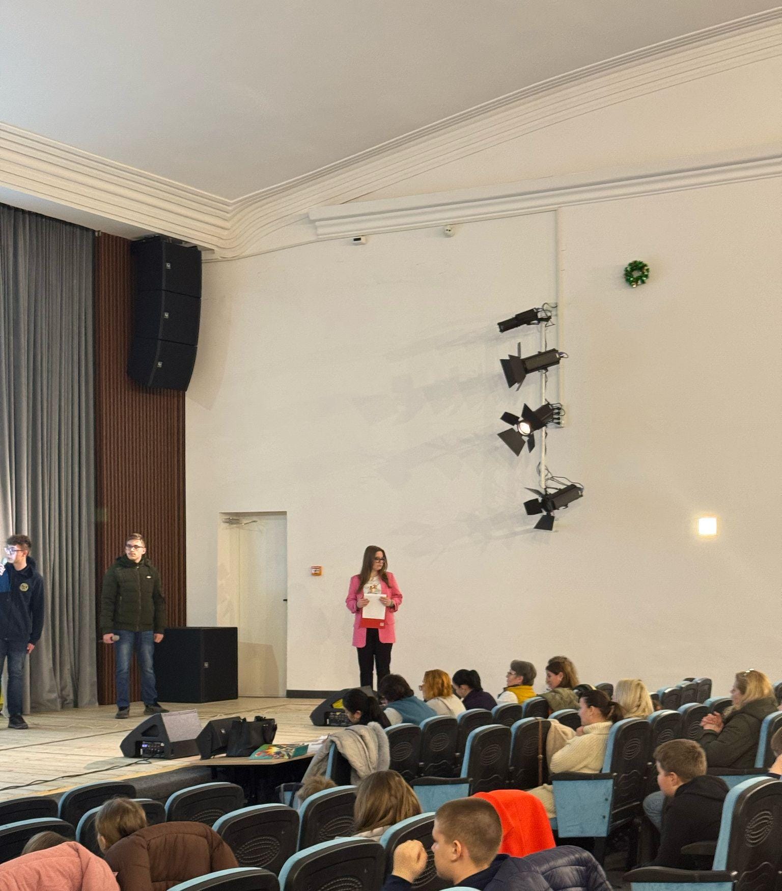 6efa011c-10ef-4281-94a8-6596efb338e9