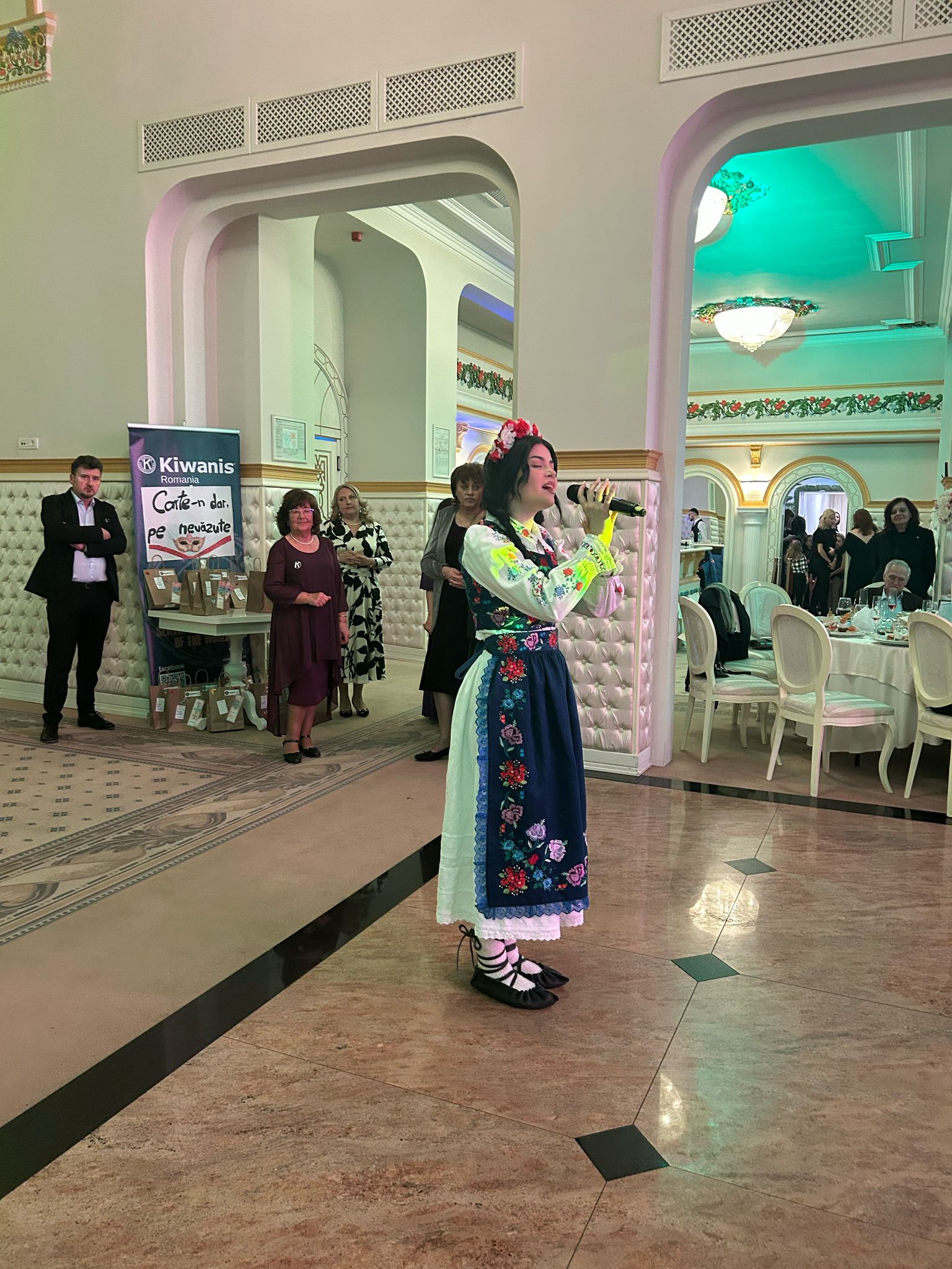 cd798930-2b34-407c-89cf-a9c980ef127a