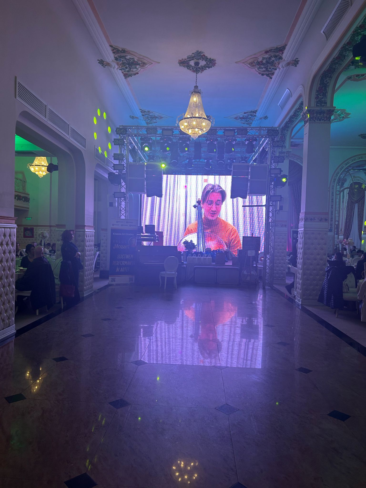 ddf52129-a86e-4120-a72a-4f998cf385ae