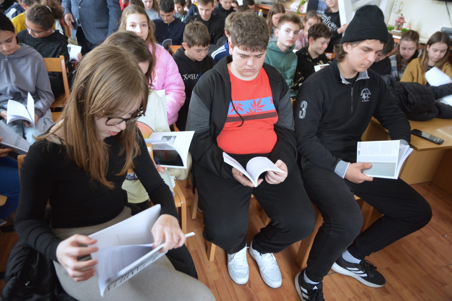 redactorii Familia la Vadu Crişului (20)