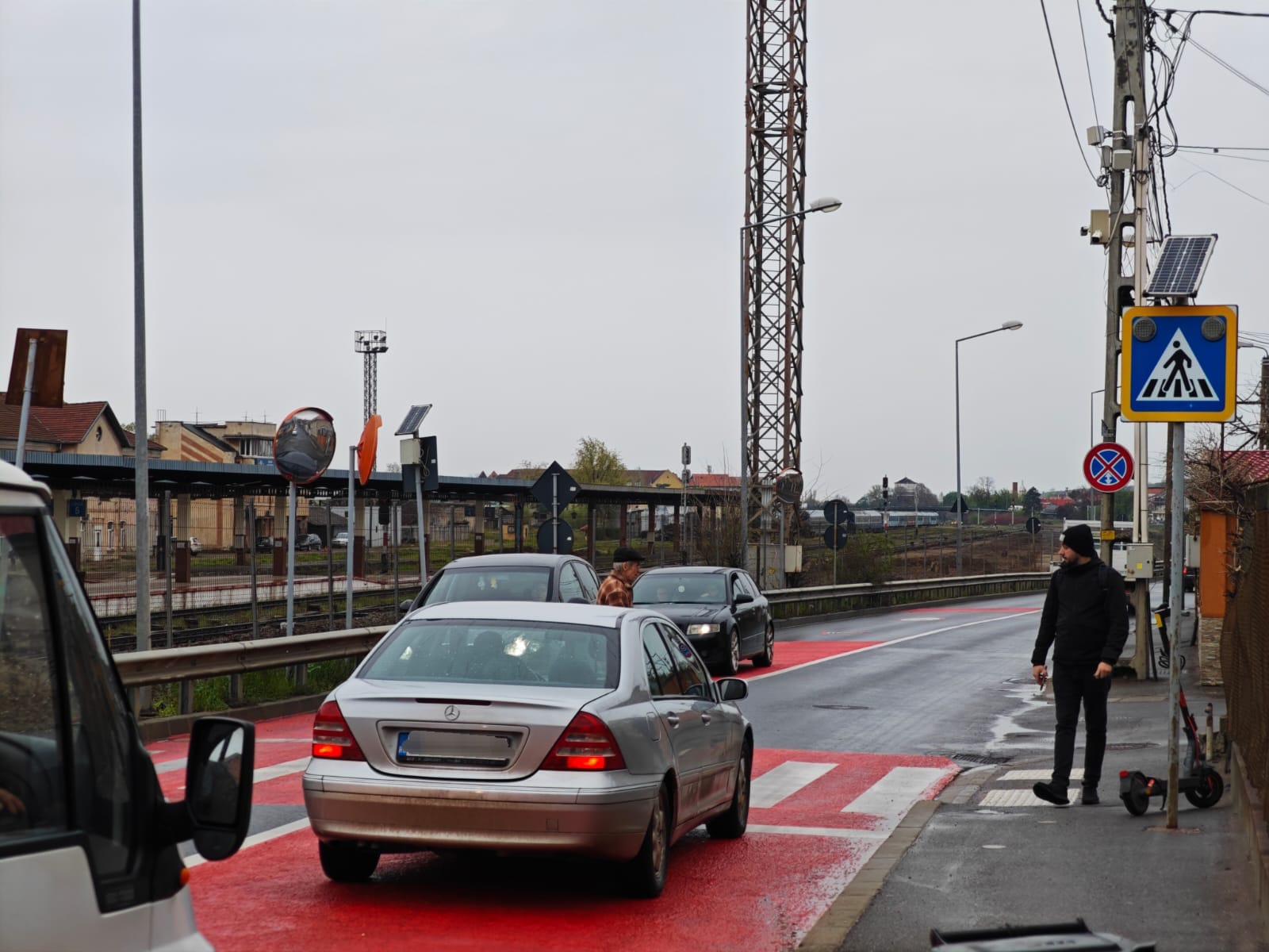 Trecere de pietoni pe strada Ecaterina Teodoroiu 28.04.2025; Foto: Ramona Pașcu