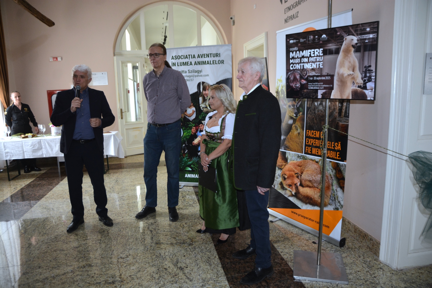 Expozitia Mamifere mari din patru continente (11)