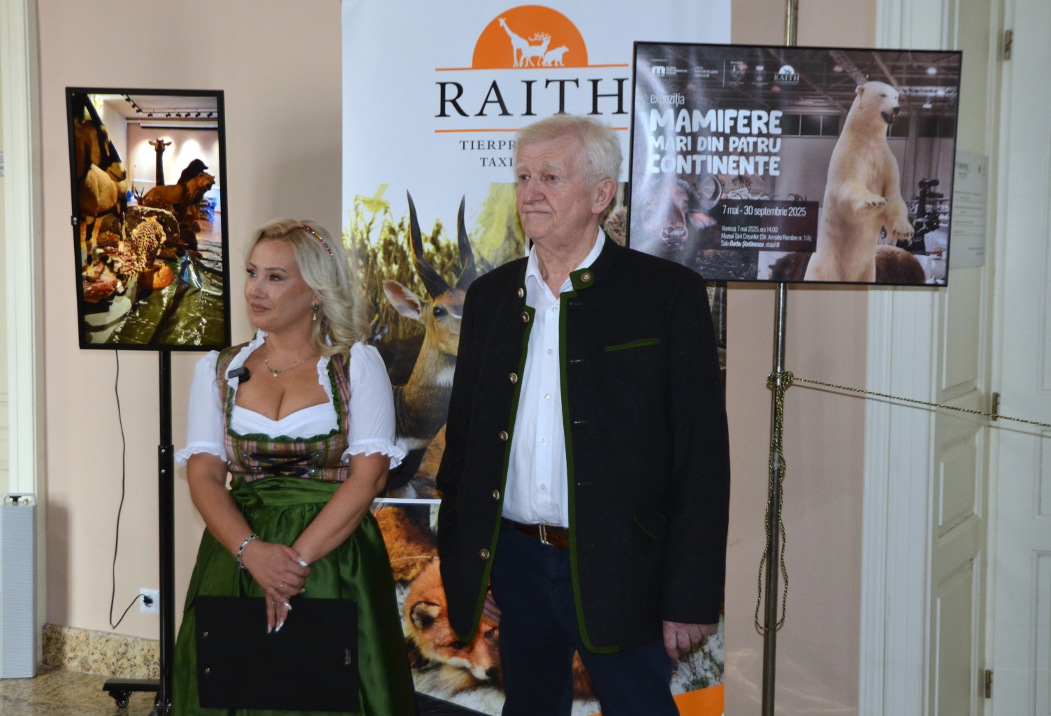 Expozitia Mamifere mari din patru continente (15)