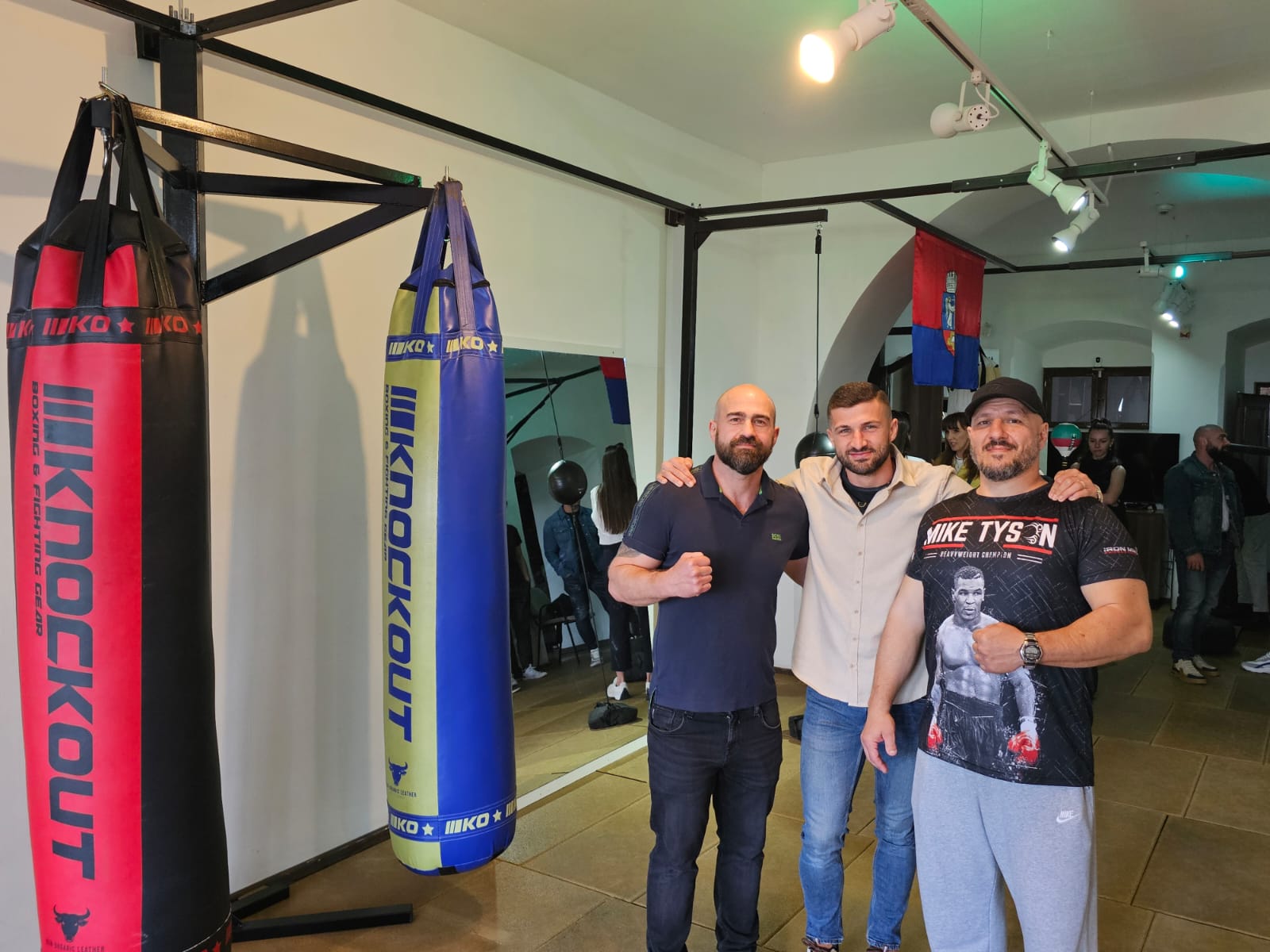  Loc de antrenament pentru entuziaștii de box și kickboxing