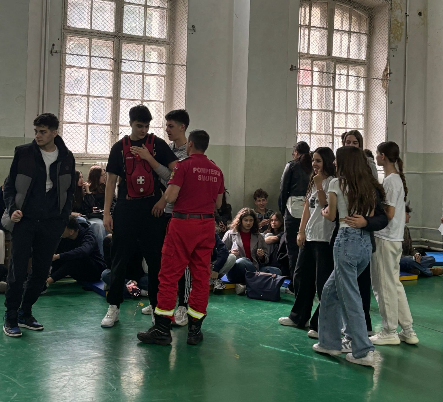 foto: Pompierii bihoreni i-au învățat pe elevi să salveze vieți, 15.08.2025