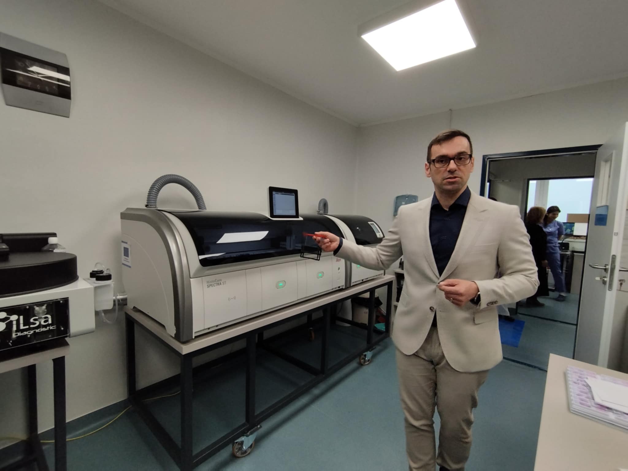 b843e2c4-1313-42d2-b787-893f16f456ce