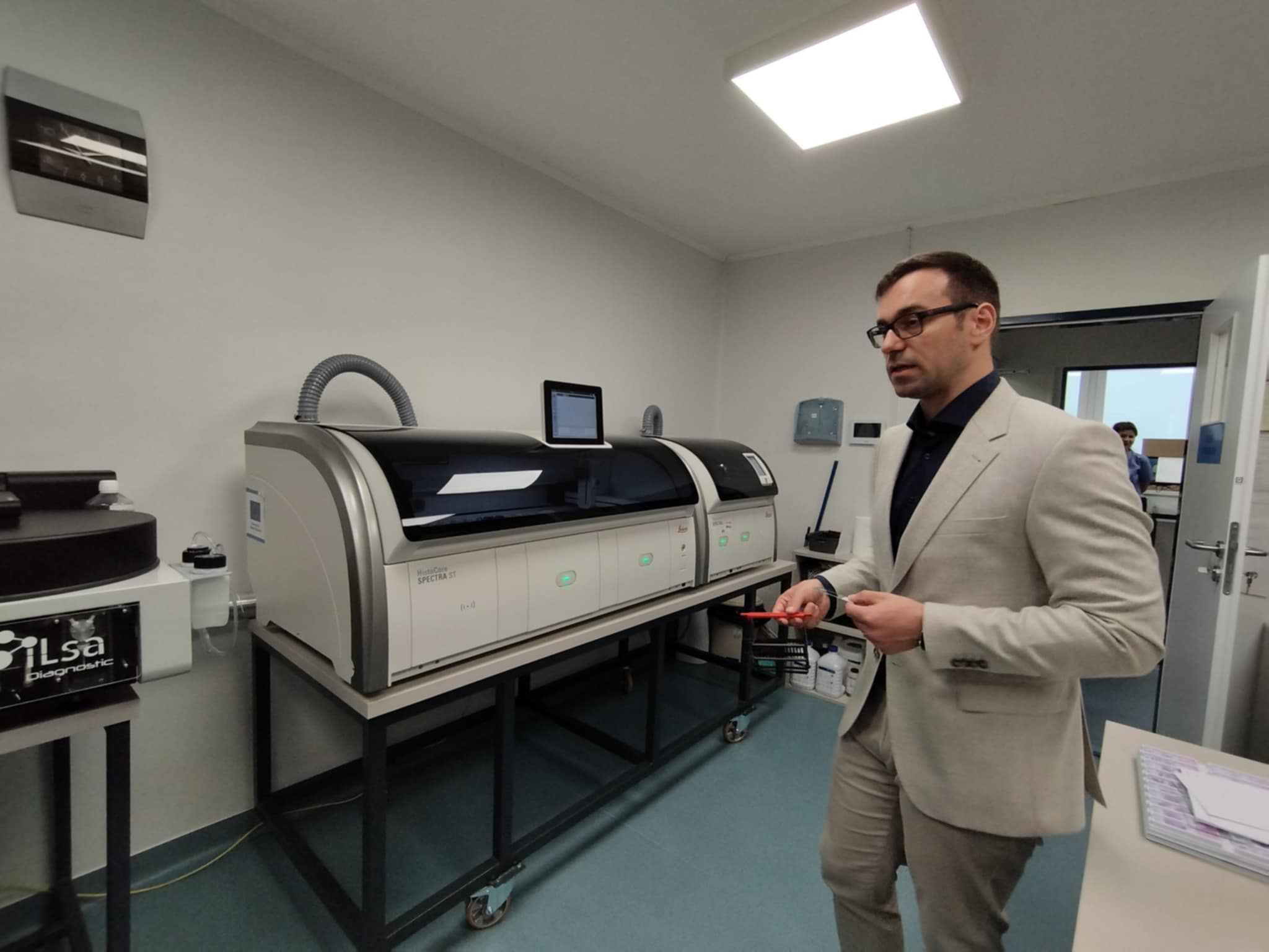 fb94e707-2113-4bfb-bb36-fd20ba372483