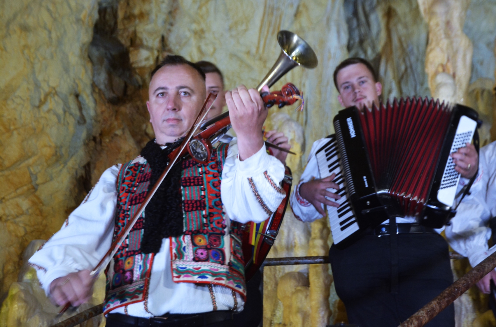 Concert în Peştera Urşilor Foto Cami Buşu (24)