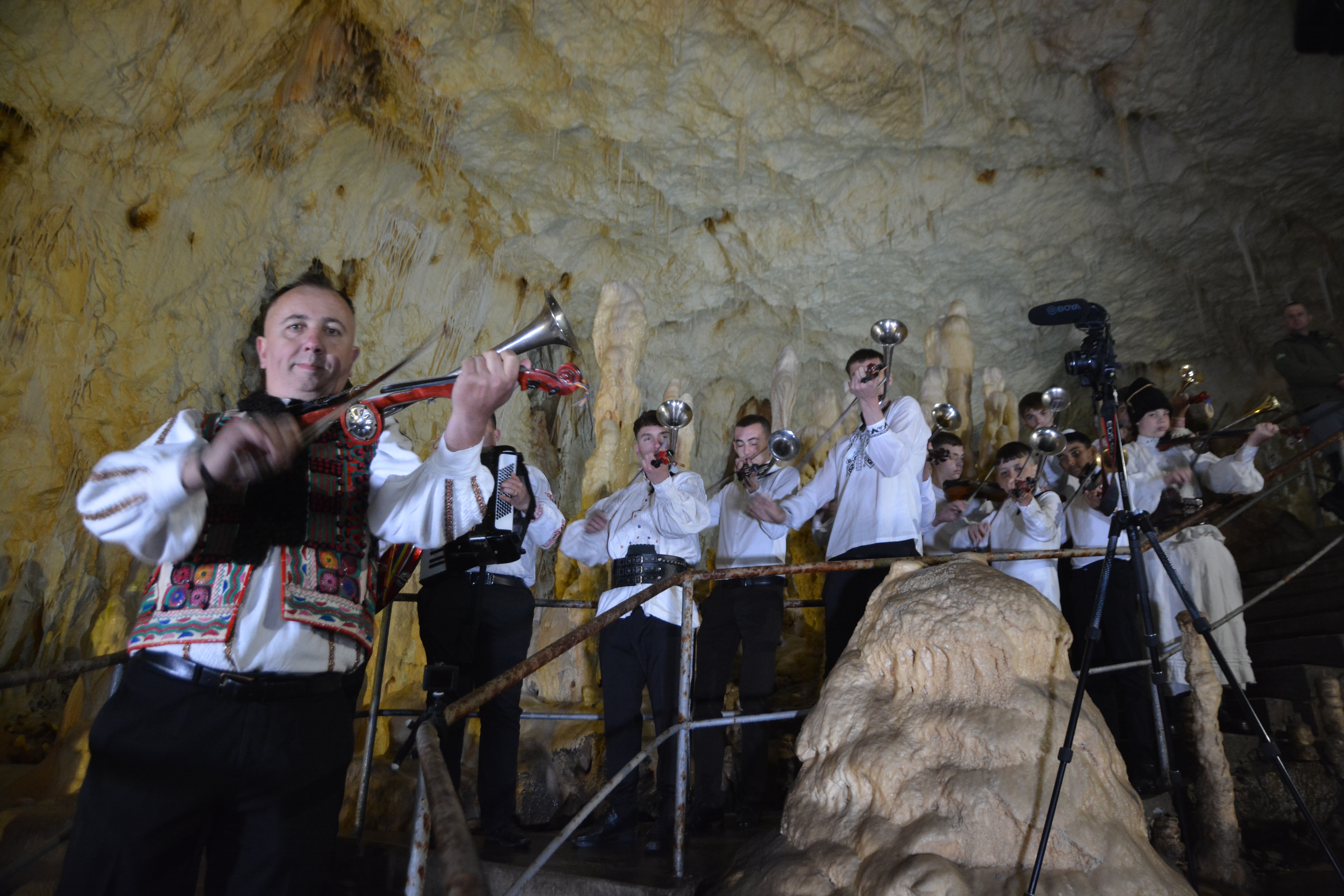 Concert în Peştera Urşilor Foto Cami Buşu (25)