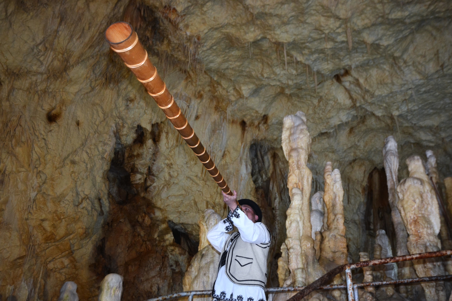 Concert în Peştera Urşilor Foto Cami Buşu (29)