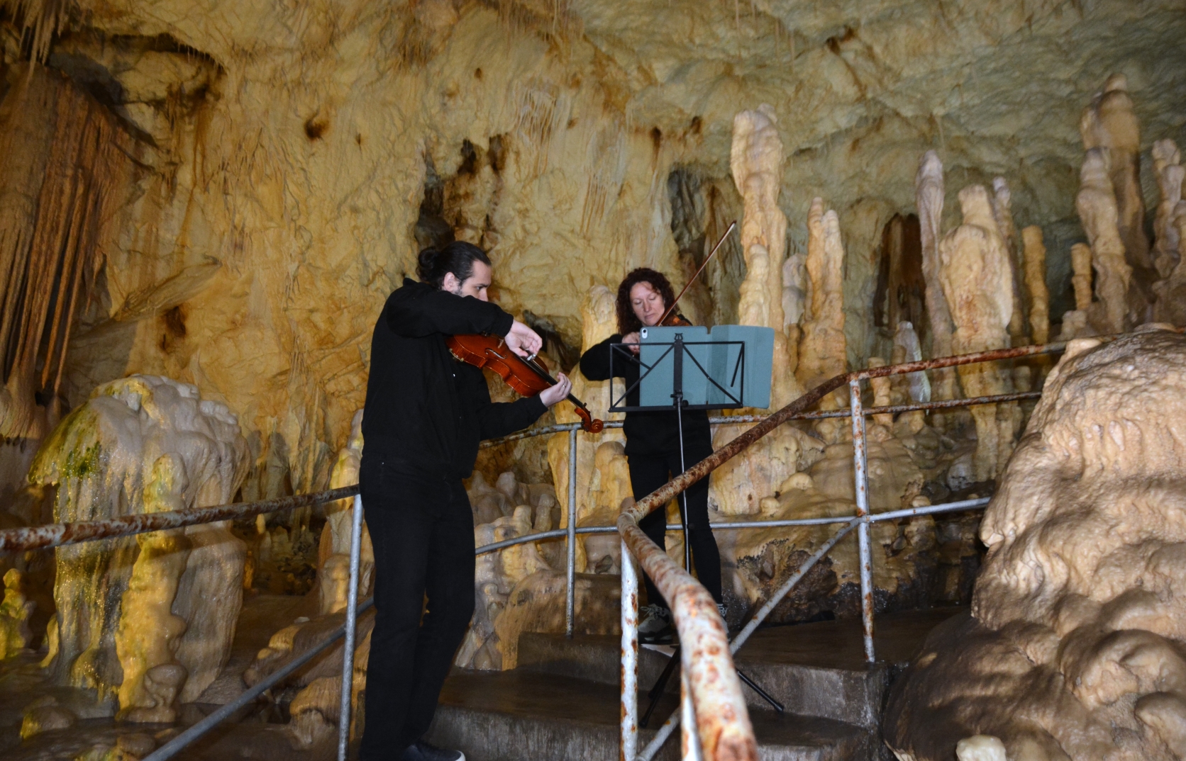 Concert în Peştera Urşilor Foto Cami Buşu (32)