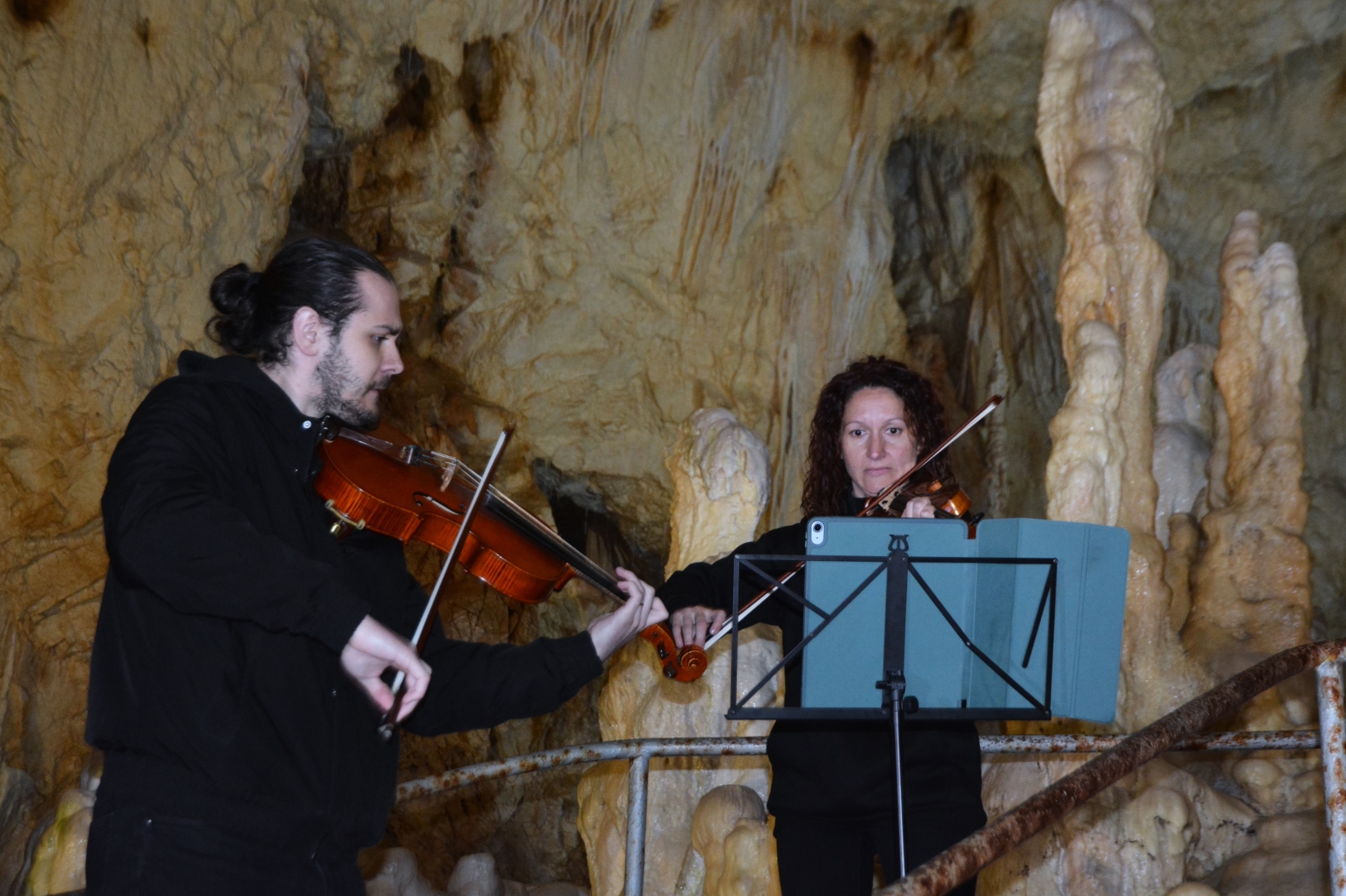 Concert în Peştera Urşilor Foto Cami Buşu (33)