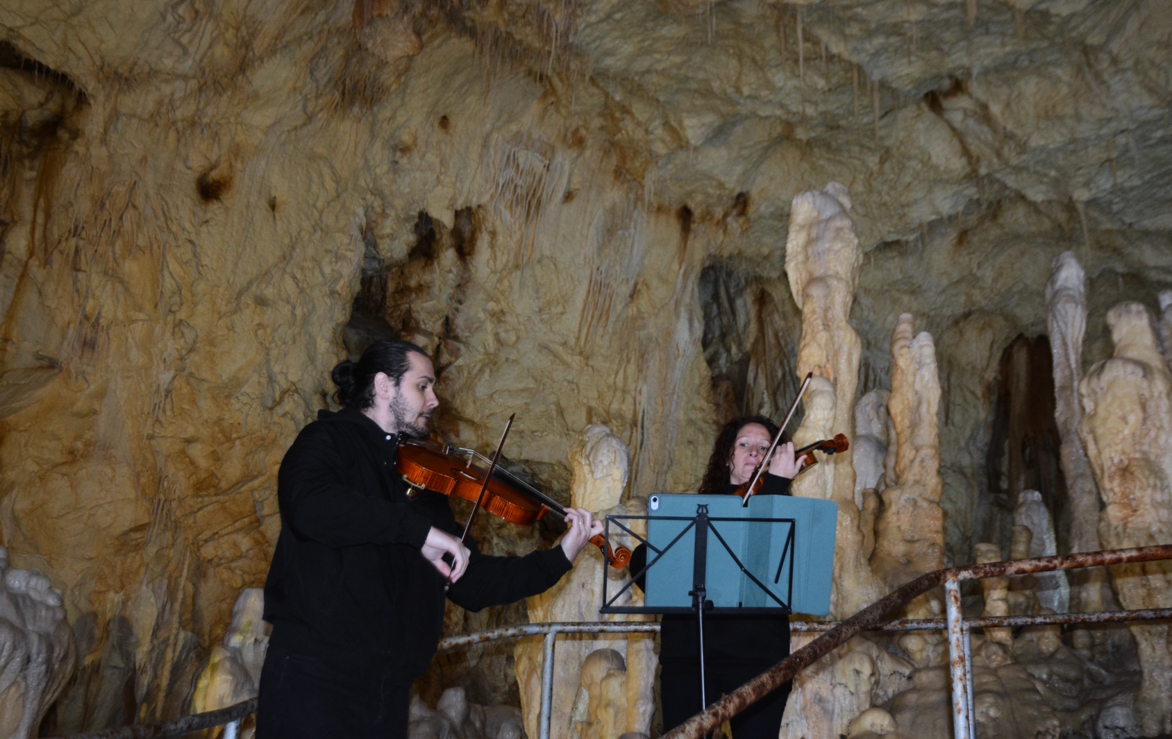 Concert în Peştera Urşilor Foto Cami Buşu (34)