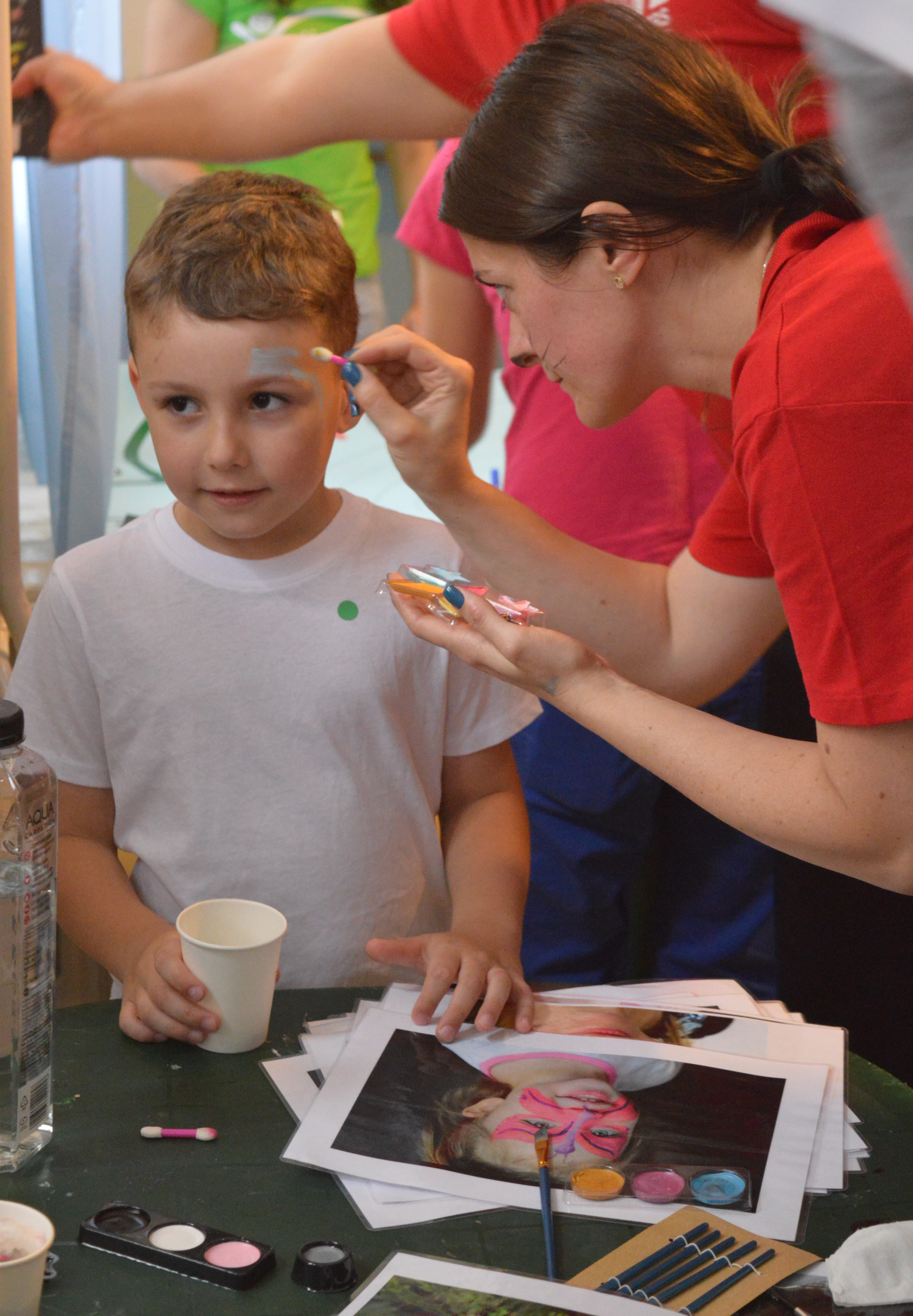 Copil pictat 1 Mai_Yuppi Camp