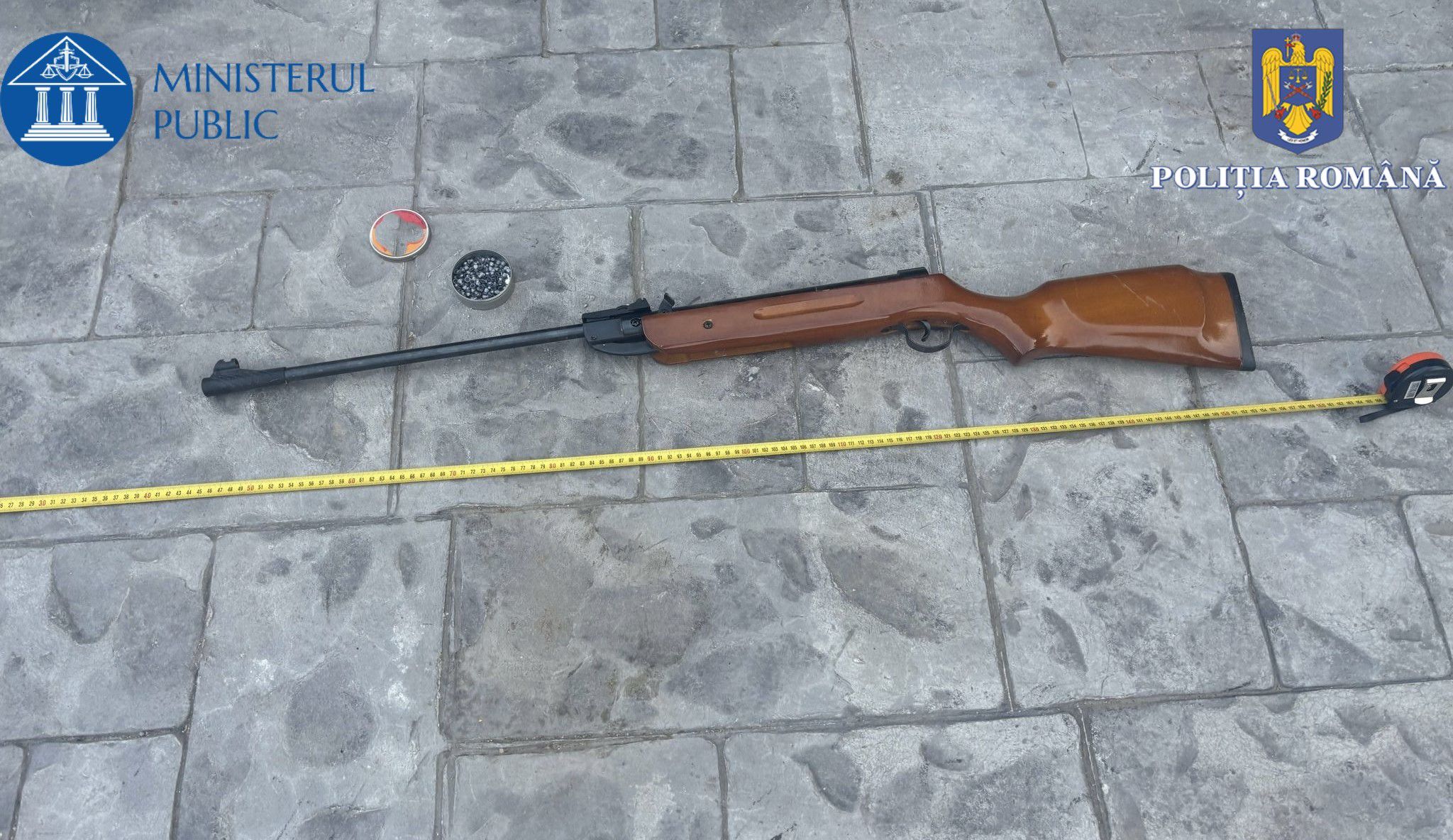 foto: Percheziții la 44 de persoane cercetate pentru arme ilegale, 03.06.2025