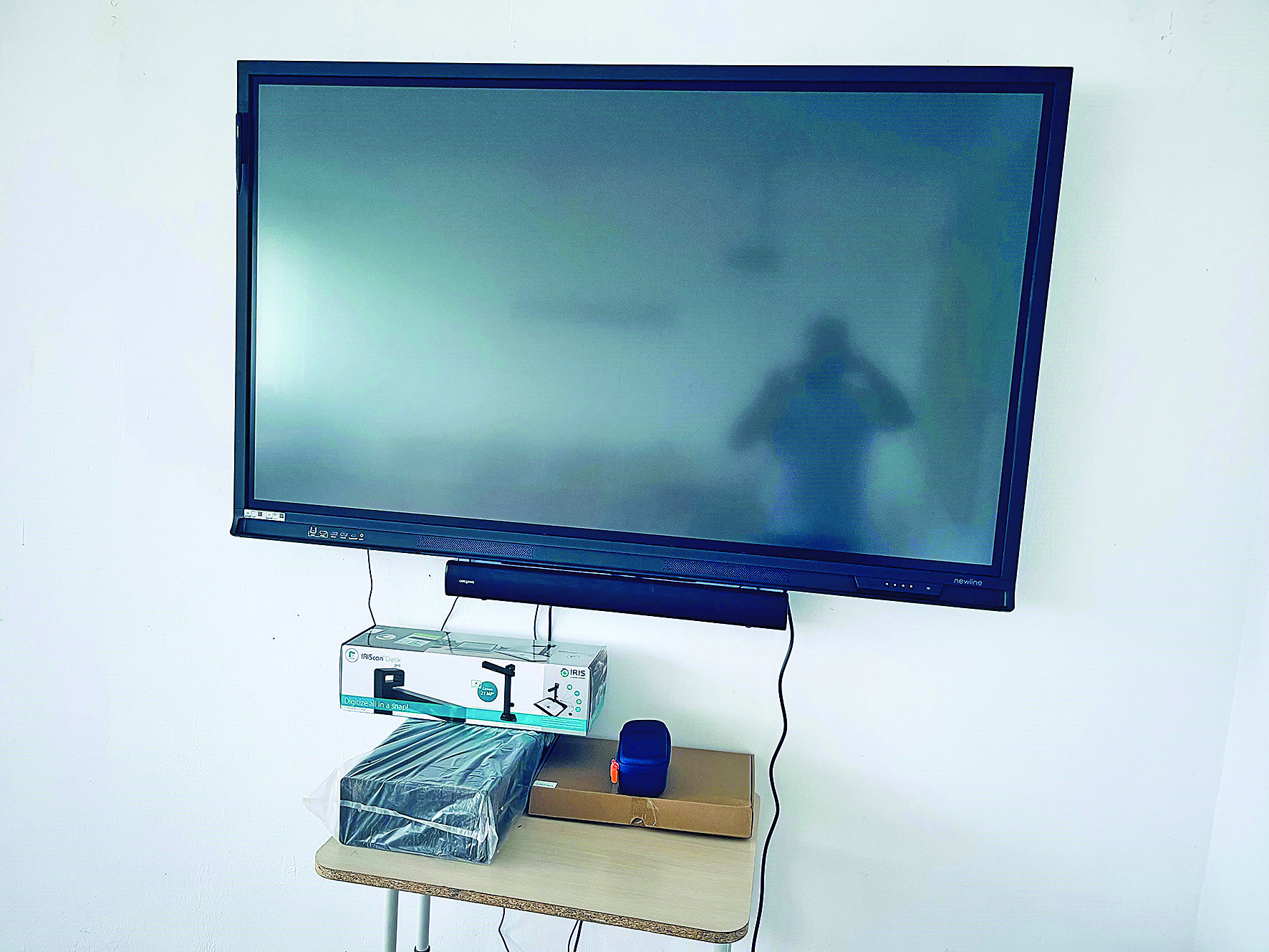 Mobilier Nou și Echipamente Digitale Inovatoare