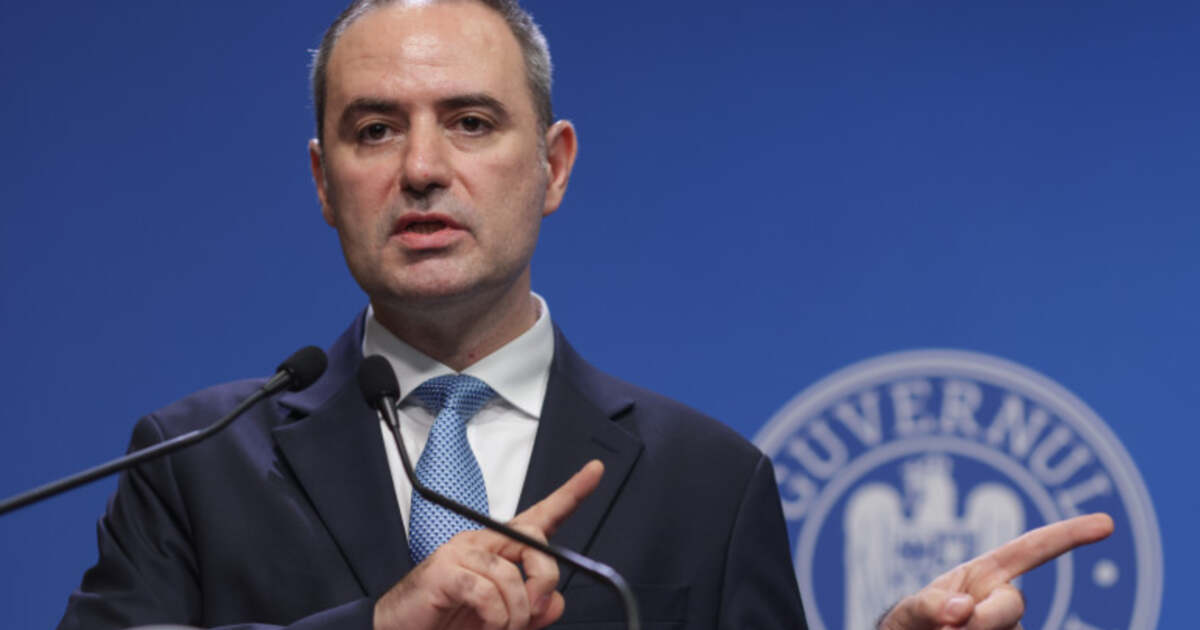 Ministrul Finanțelor vrea ca toate magazinele să accepte plăți cu cardul, iar capitalul SRL-urilor va fi de 8.000 lei.