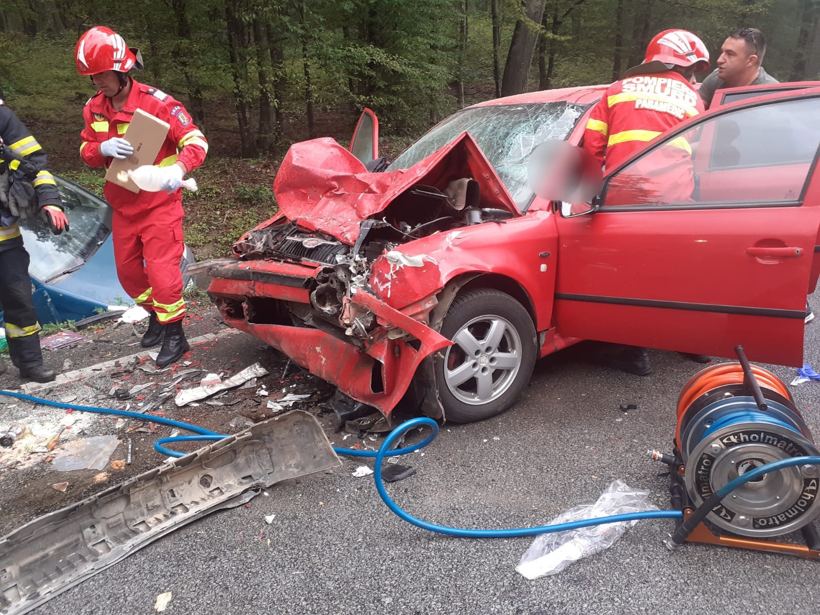 b1e863ed-32c3-483a-ab3c-c90d94e5f554