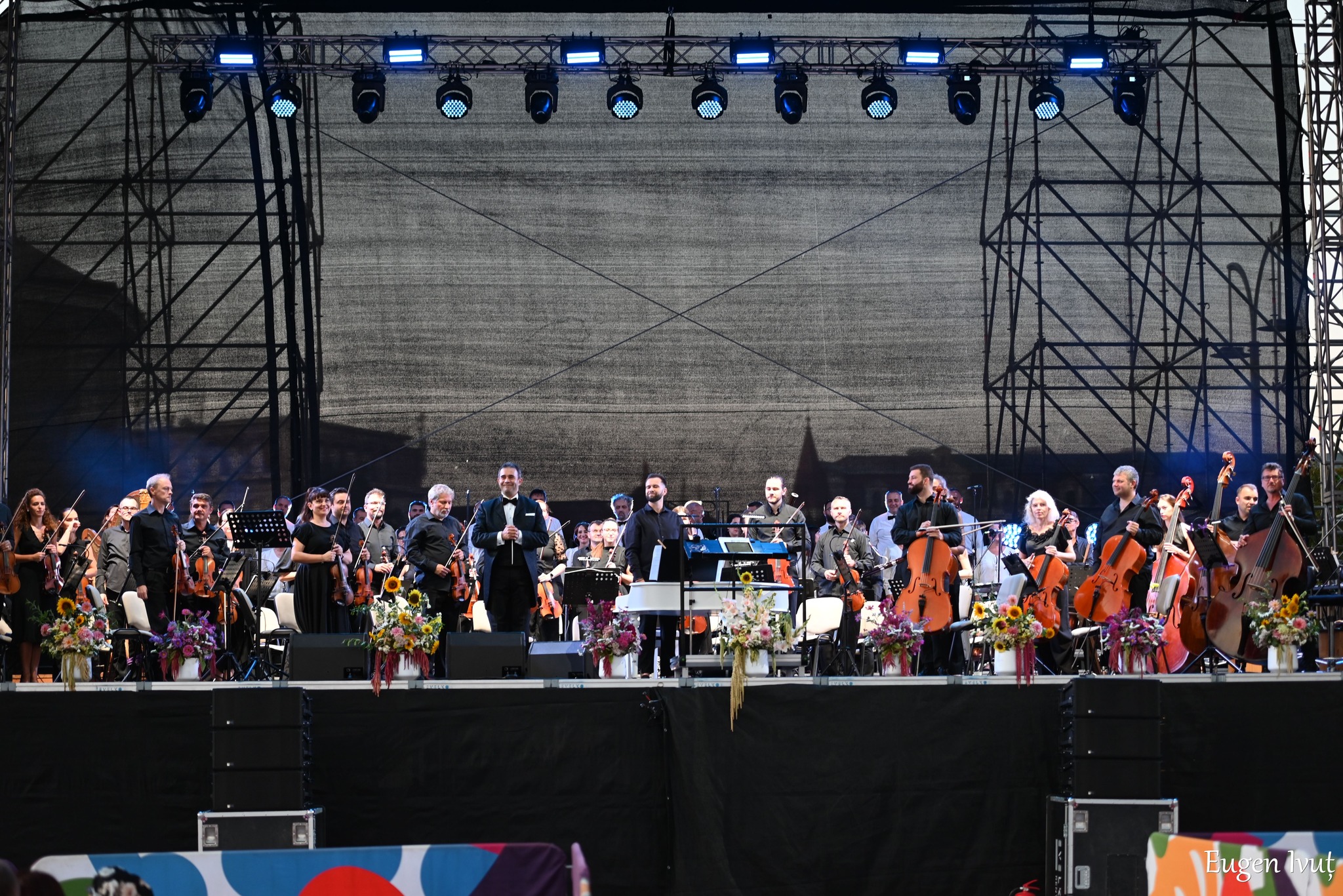 Pop Simfonic Foto Eugen Ivut
