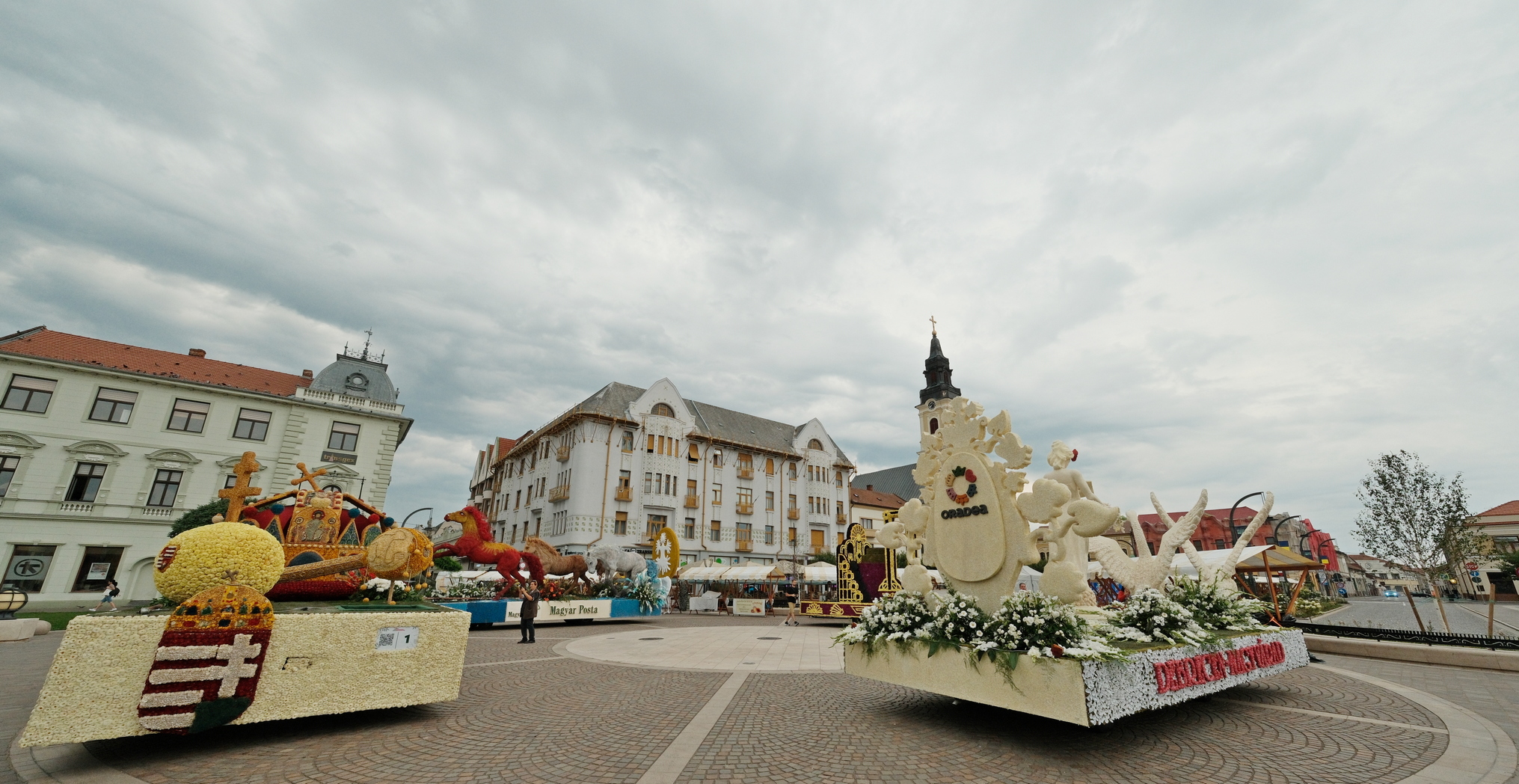 Carele alegorice în Piaţa Unirii (13)