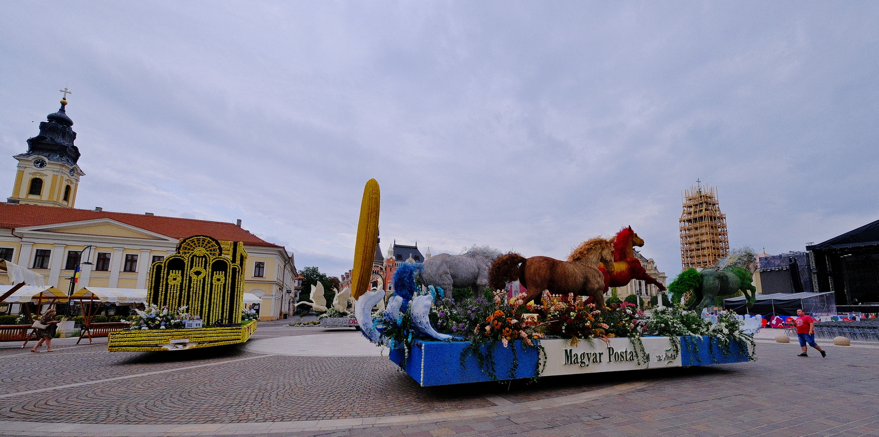 Carele alegorice în Piaţa Unirii (17)