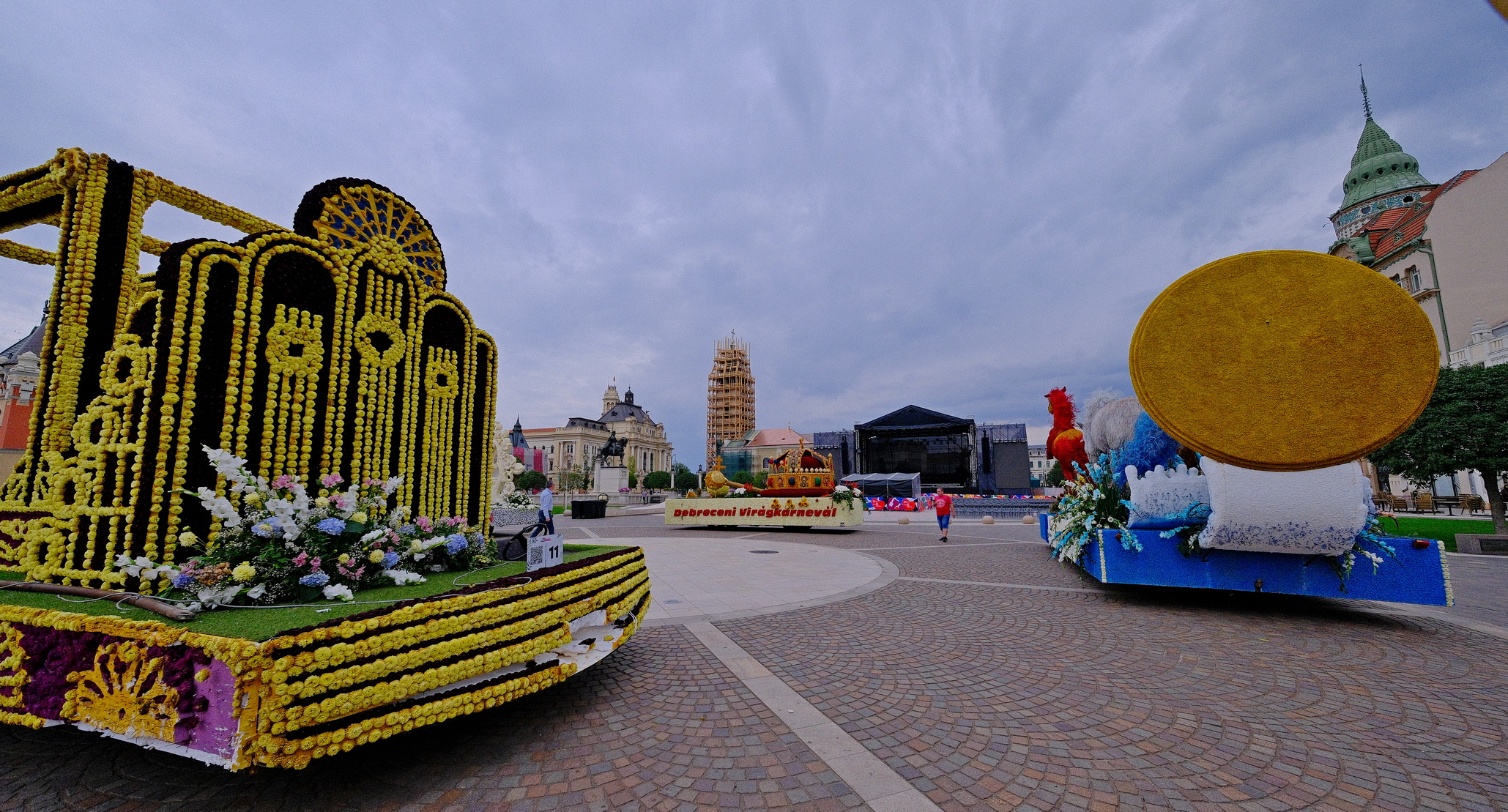 Carele alegorice în Piaţa Unirii (18)