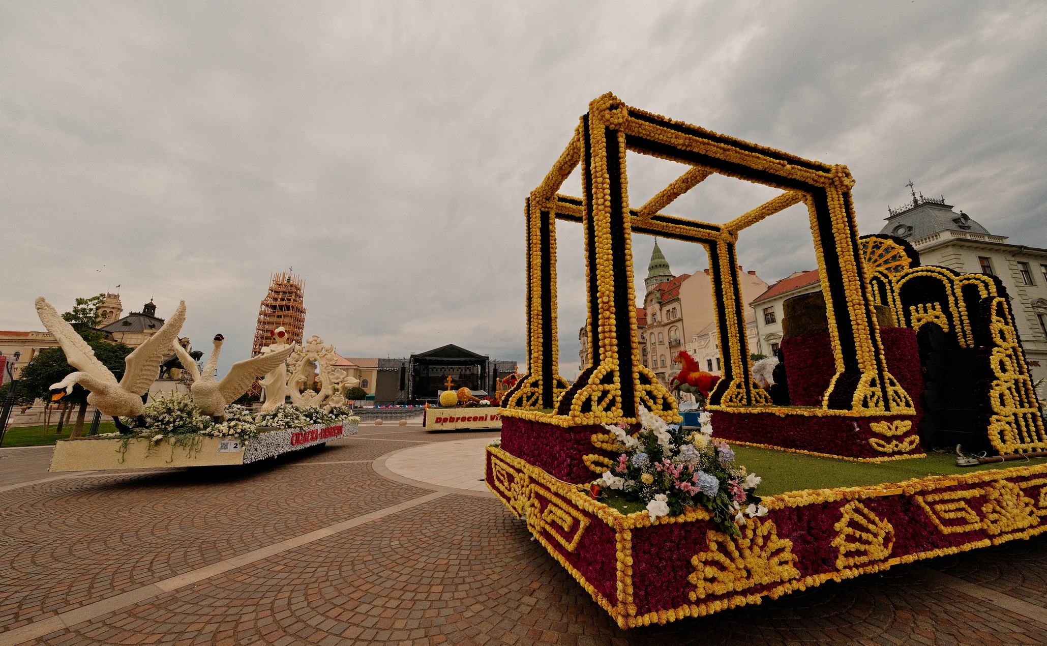 Carele alegorice în Piaţa Unirii (20)