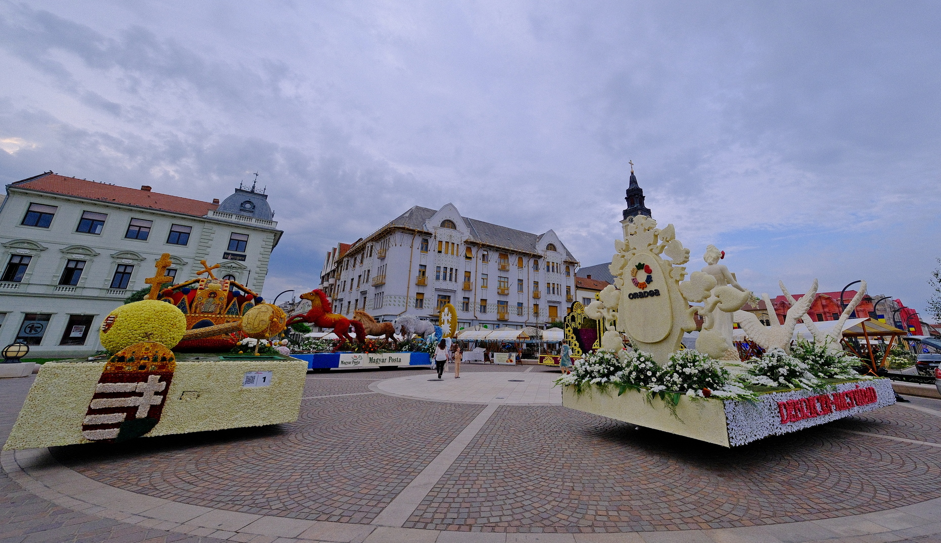 Carele alegorice în Piaţa Unirii (27)