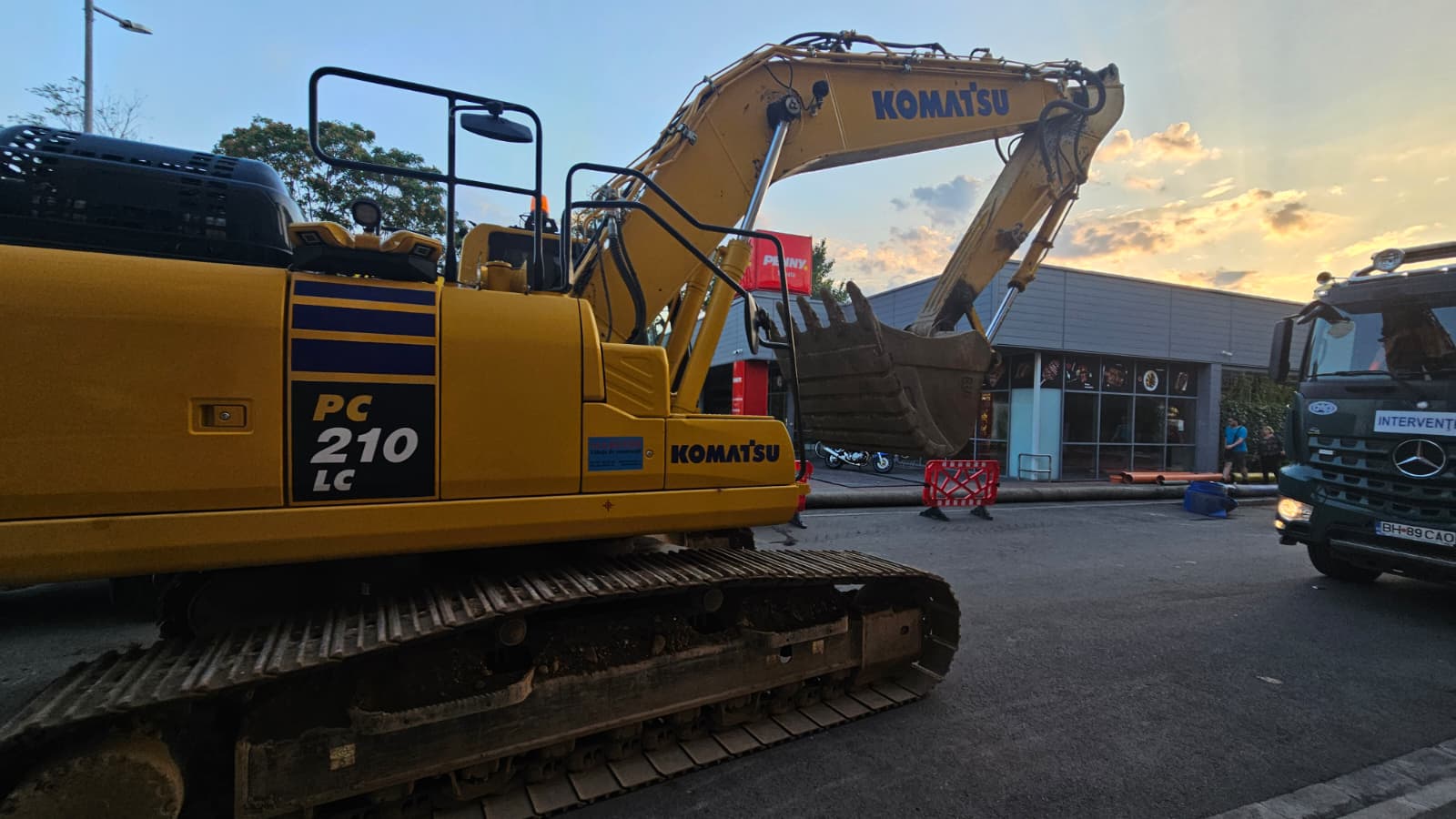 WhatsApp Image 2025-09-09 at 19.30.54