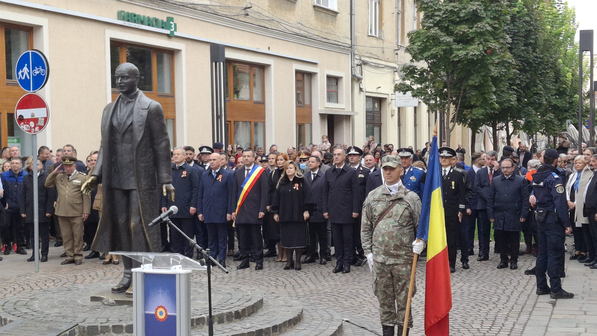 WhatsApp Image 2025-10-12 at 14.35.36 (1)