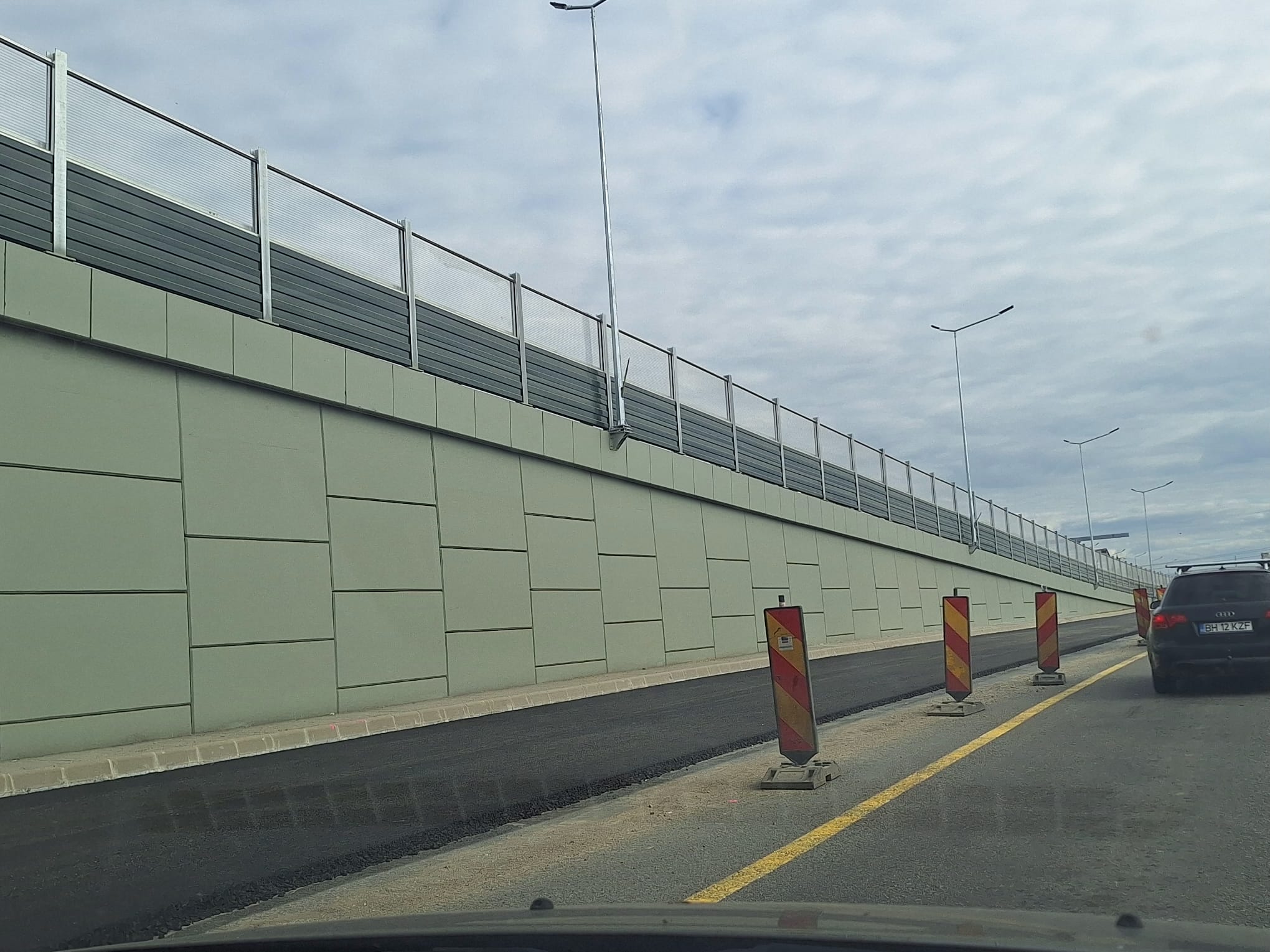 foto: Se toarnă ultimul strat de asfalt la pasajul suprateran din Oșorhei, 16.10.2025