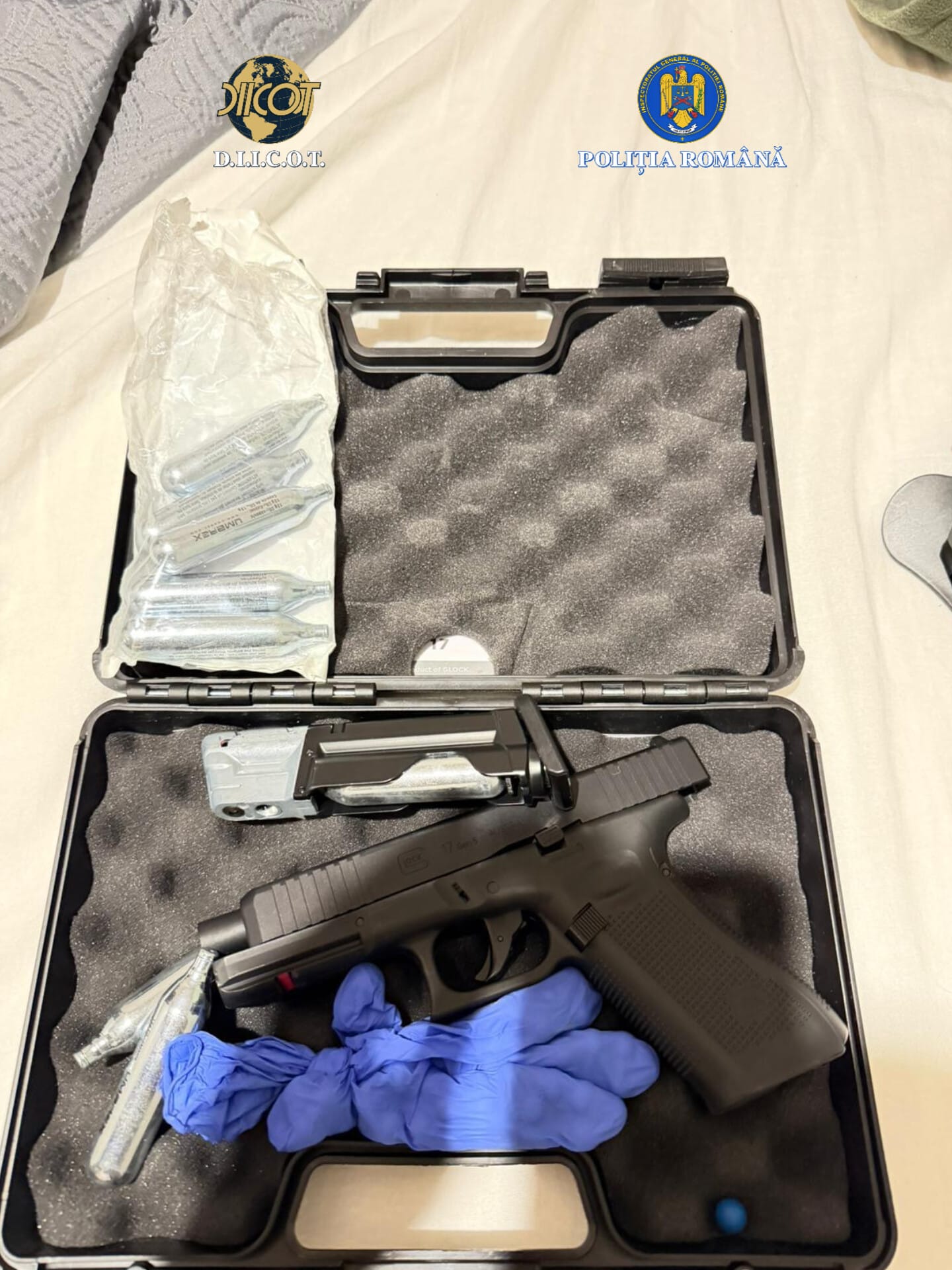 percheziții fals SRI3